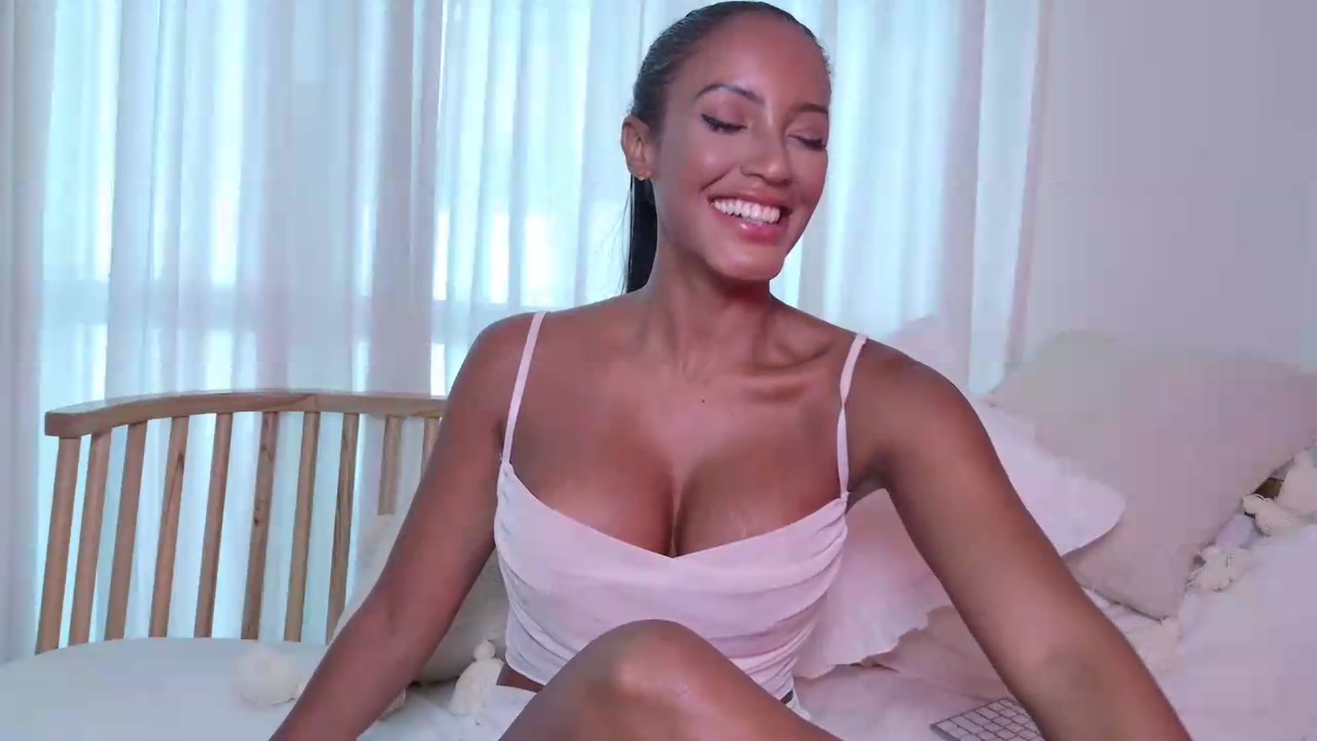 Gallery image thumbnail from TATIANNA's myfreecams stream on, 09/01/2026, 05:11 image 18 of 20