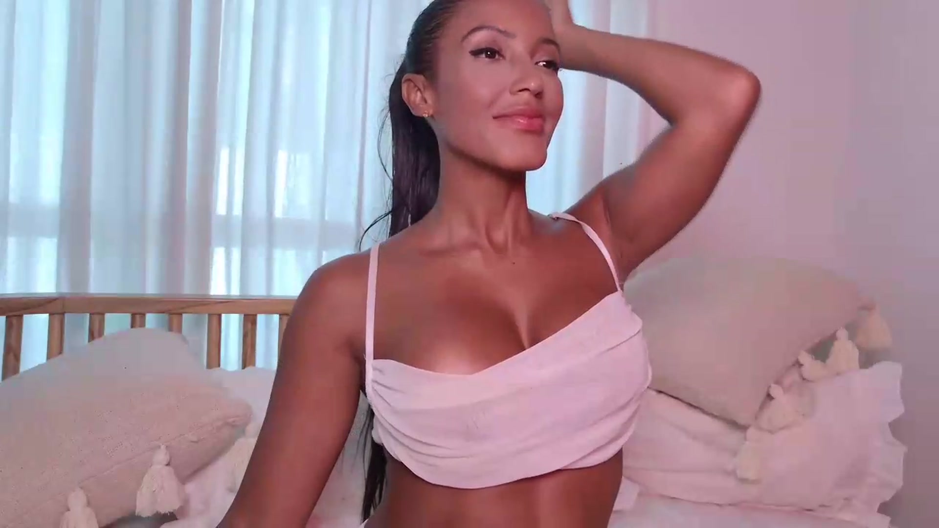 Gallery image thumbnail from TATIANNA's myfreecams stream on, 09/01/2026, 05:29 image 3 of 20