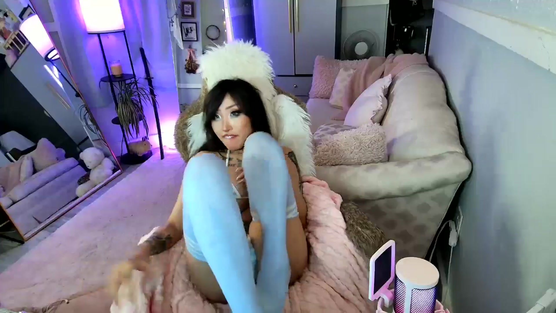 Gallery image thumbnail from TATTOOEDWAIFU's myfreecams stream on, 09/14/2025, 09:54 image 12 of 20