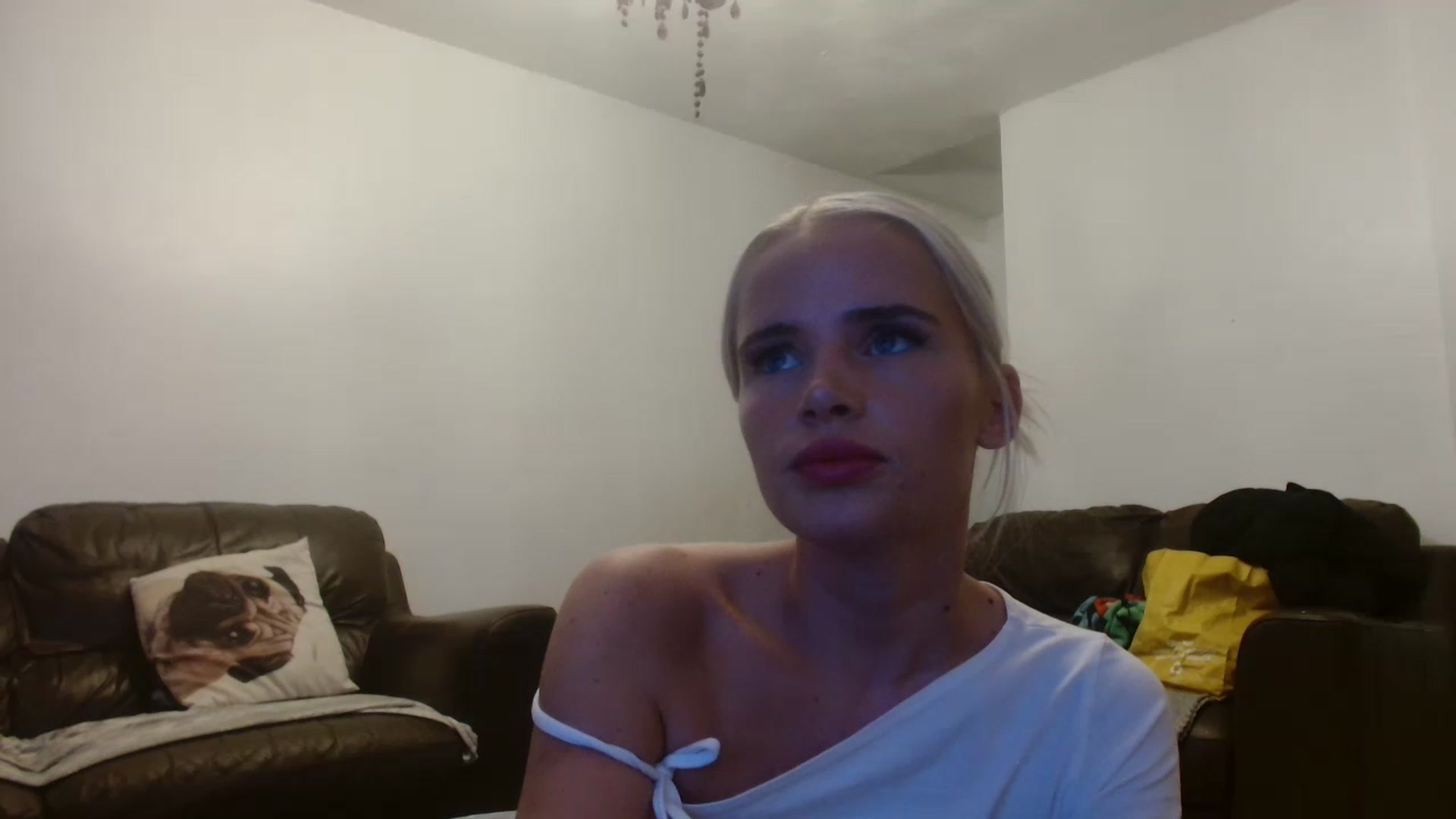 Gallery image thumbnail from TBritishDoll's myfreecams stream on, 11/17/2022, 22:45 image 18 of 20
