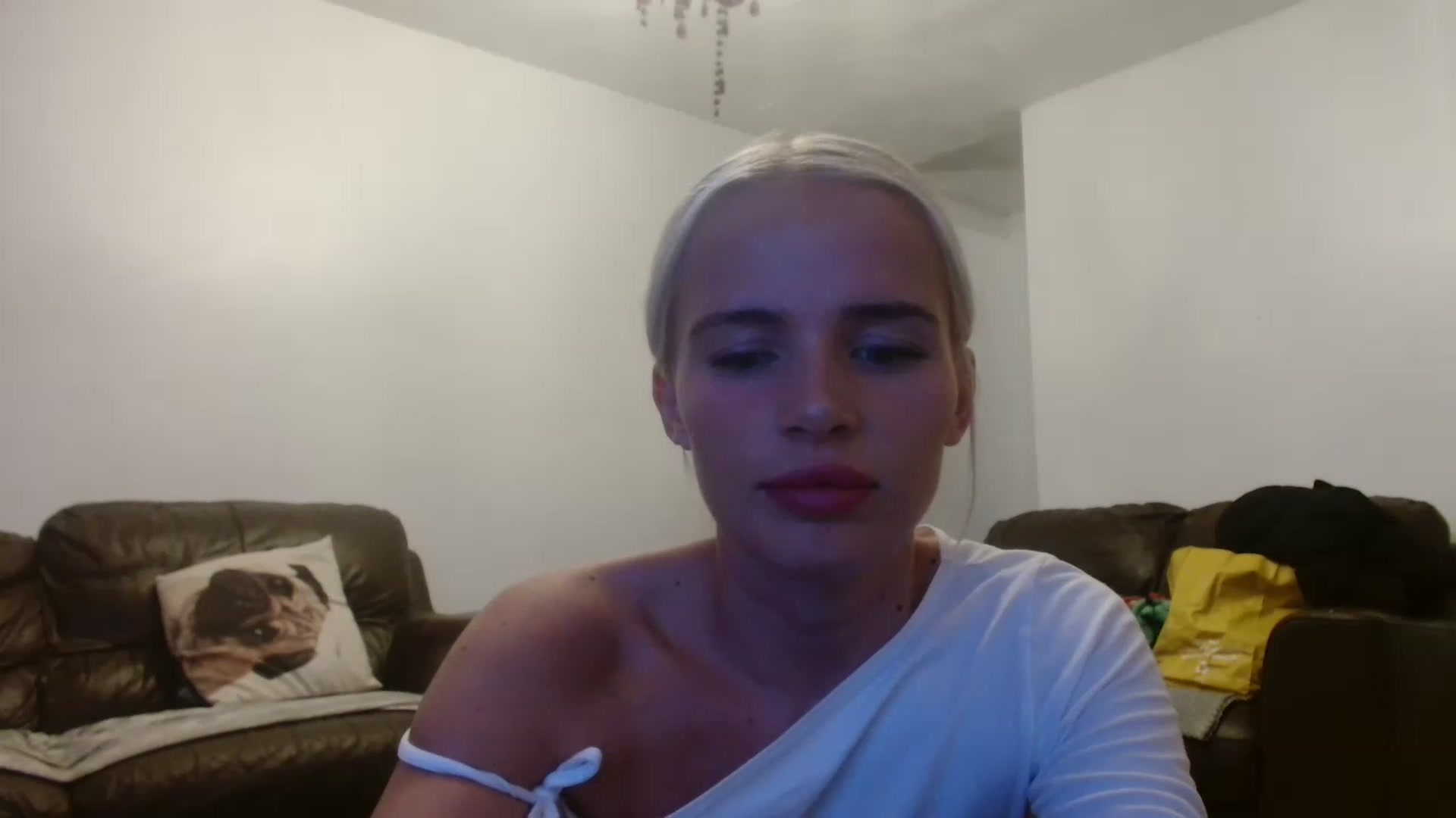 Gallery image thumbnail from TBritishDoll's myfreecams stream on, 11/17/2022, 22:45 image 16 of 20