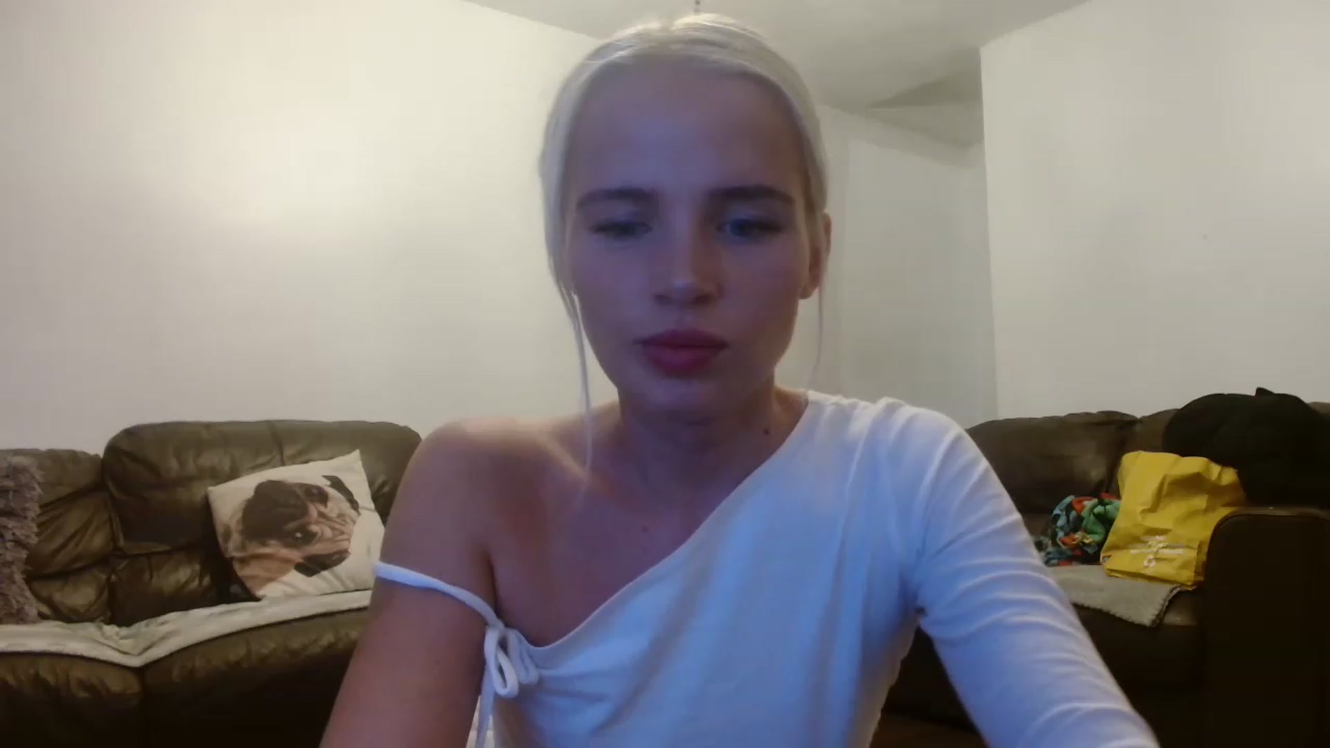 Gallery image thumbnail from TBritishDoll's myfreecams stream on, 11/17/2022, 23:23 image 7 of 20