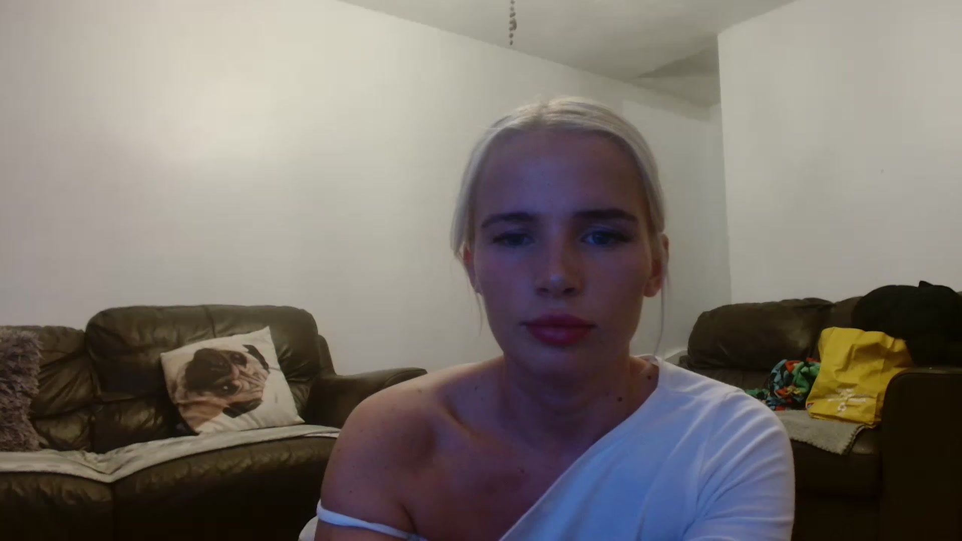 Gallery image thumbnail from TBritishDoll's myfreecams stream on, 11/17/2022, 23:23 image 1 of 20