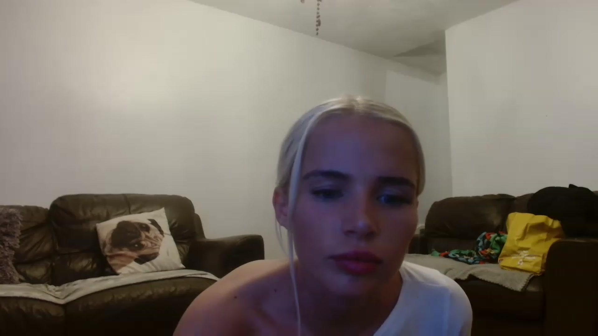 Gallery image thumbnail from TBritishDoll's myfreecams stream on, 11/17/2022, 23:56 image 7 of 20