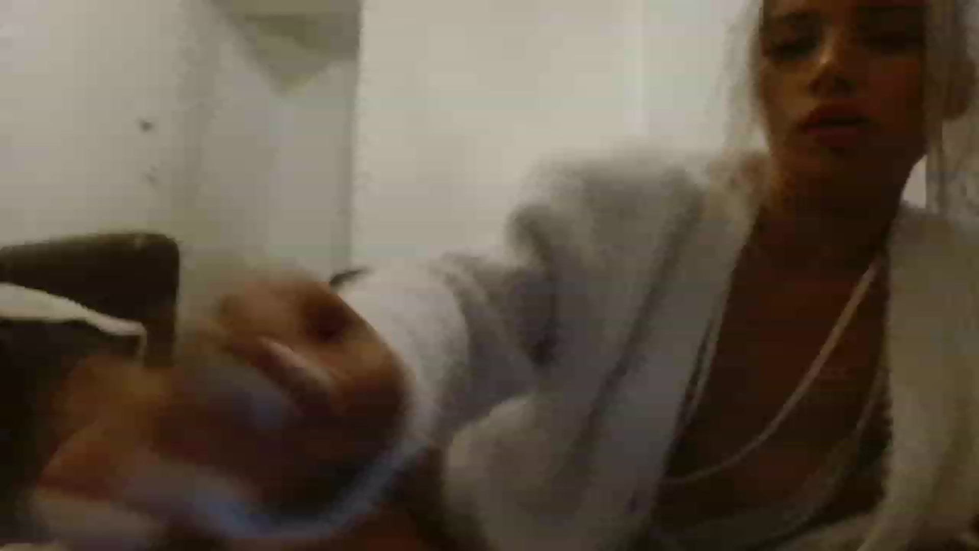 Gallery image thumbnail from TBritishDoll's myfreecams stream on, 12/09/2022, 23:17 image 2 of 20