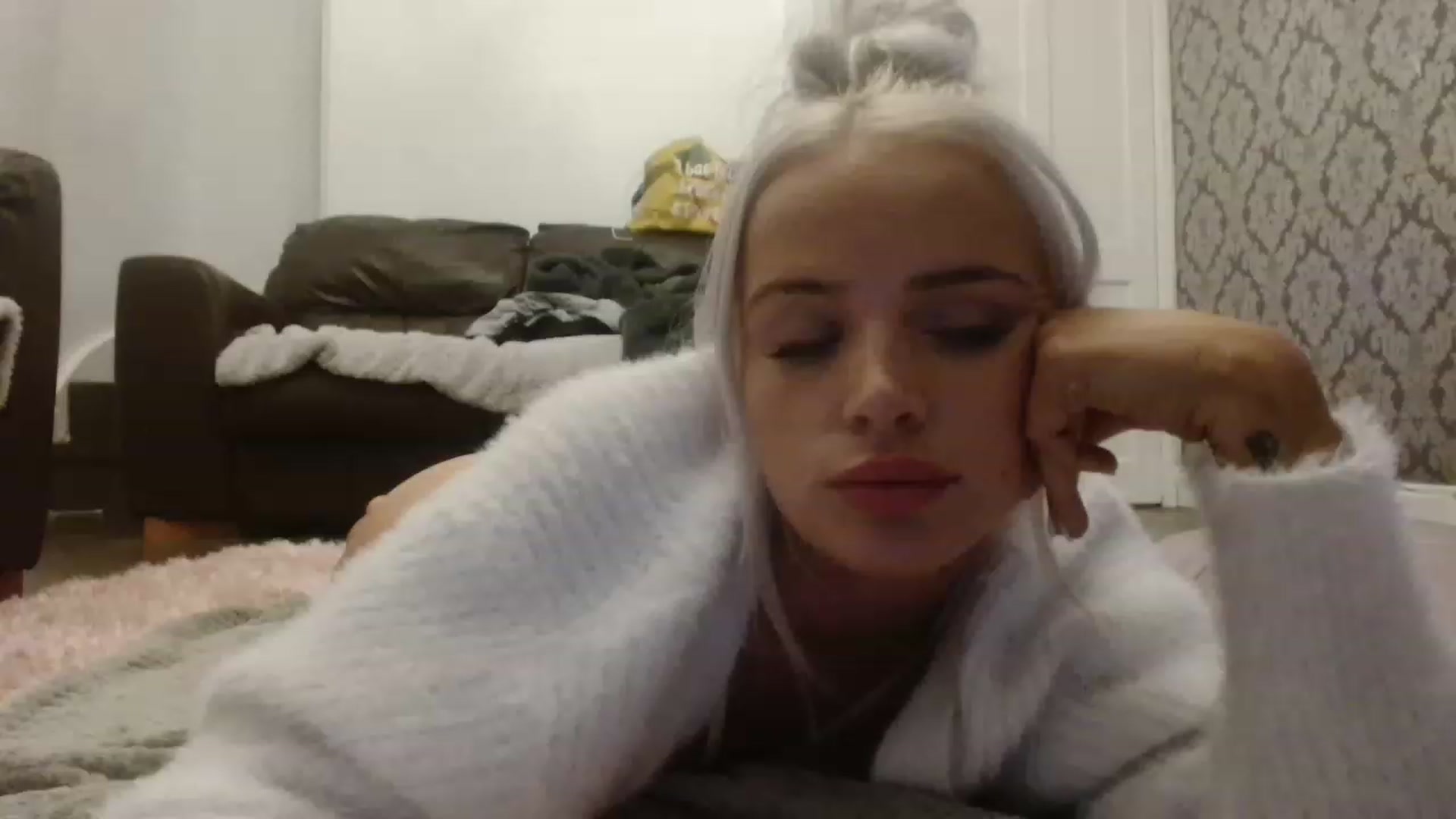 Gallery image thumbnail from TBritishDoll's myfreecams stream on, 12/09/2022, 23:17 image 16 of 20