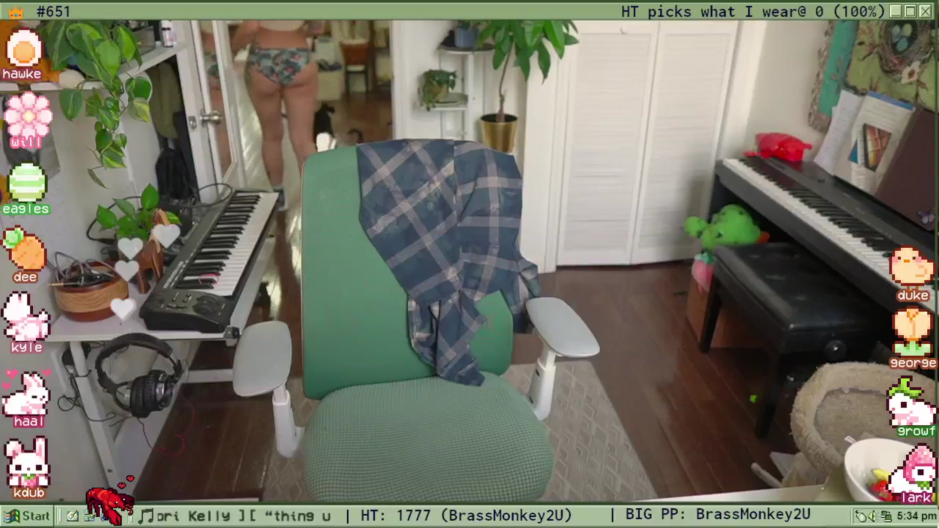 Gallery image thumbnail from TERRA's myfreecams stream on, 04/26/2025, 24:12 image 6 of 20