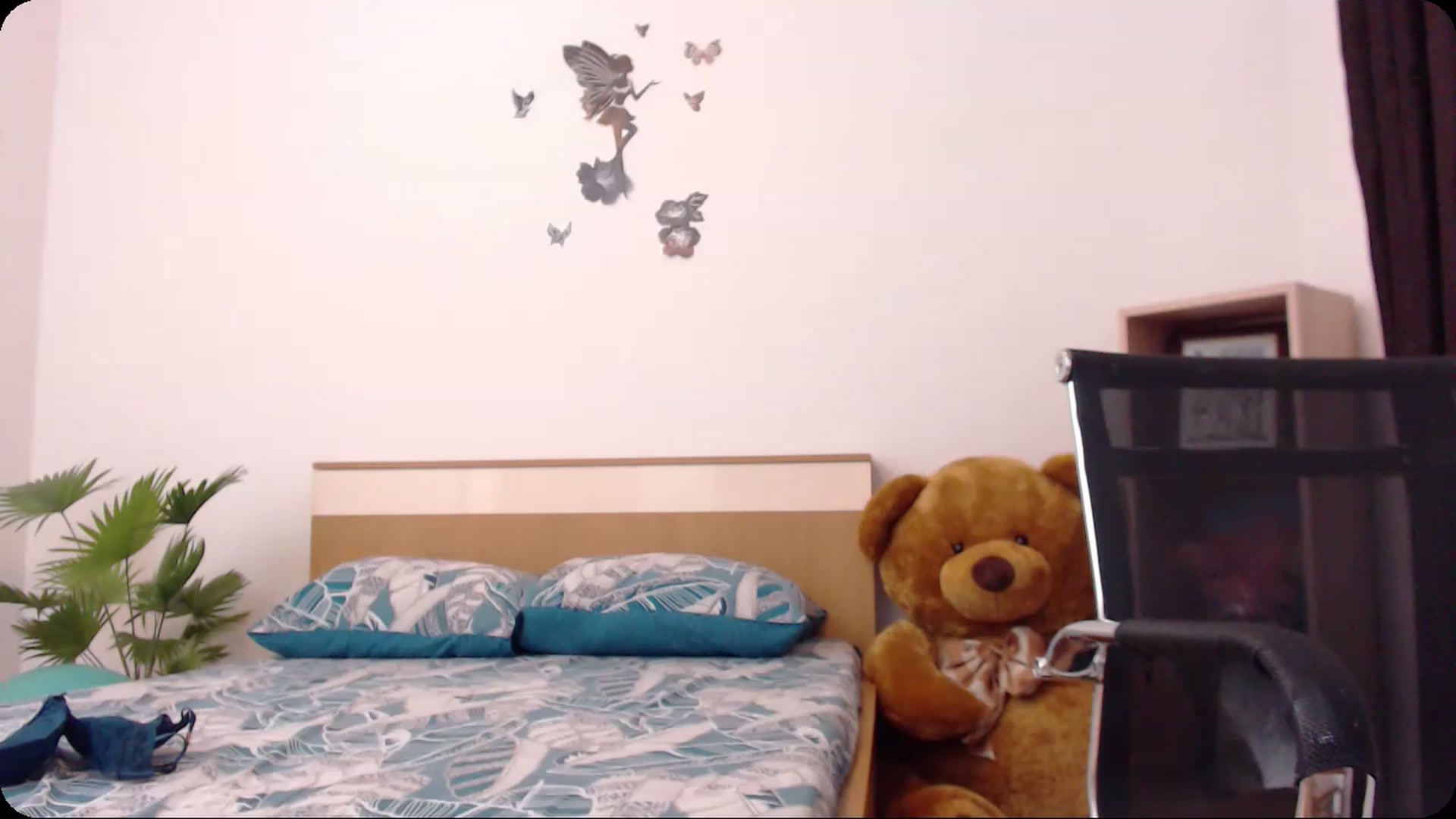 Gallery image thumbnail from THE_Lory's myfreecams stream on, 11/15/2022, 23:45 image 14 of 20