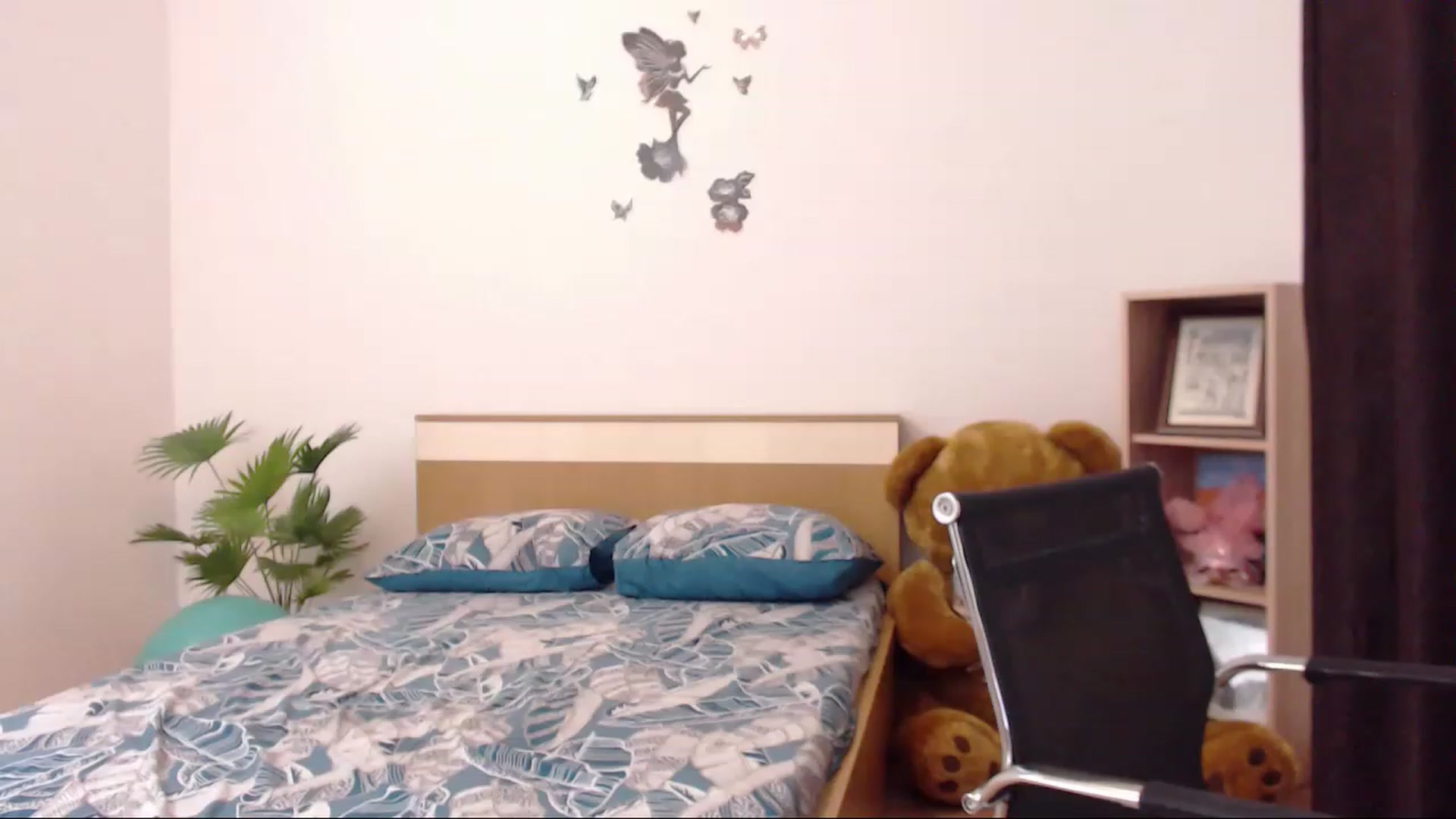 Gallery image thumbnail from THE_Lory's myfreecams stream on, 11/17/2022, 02:43 image 1 of 20