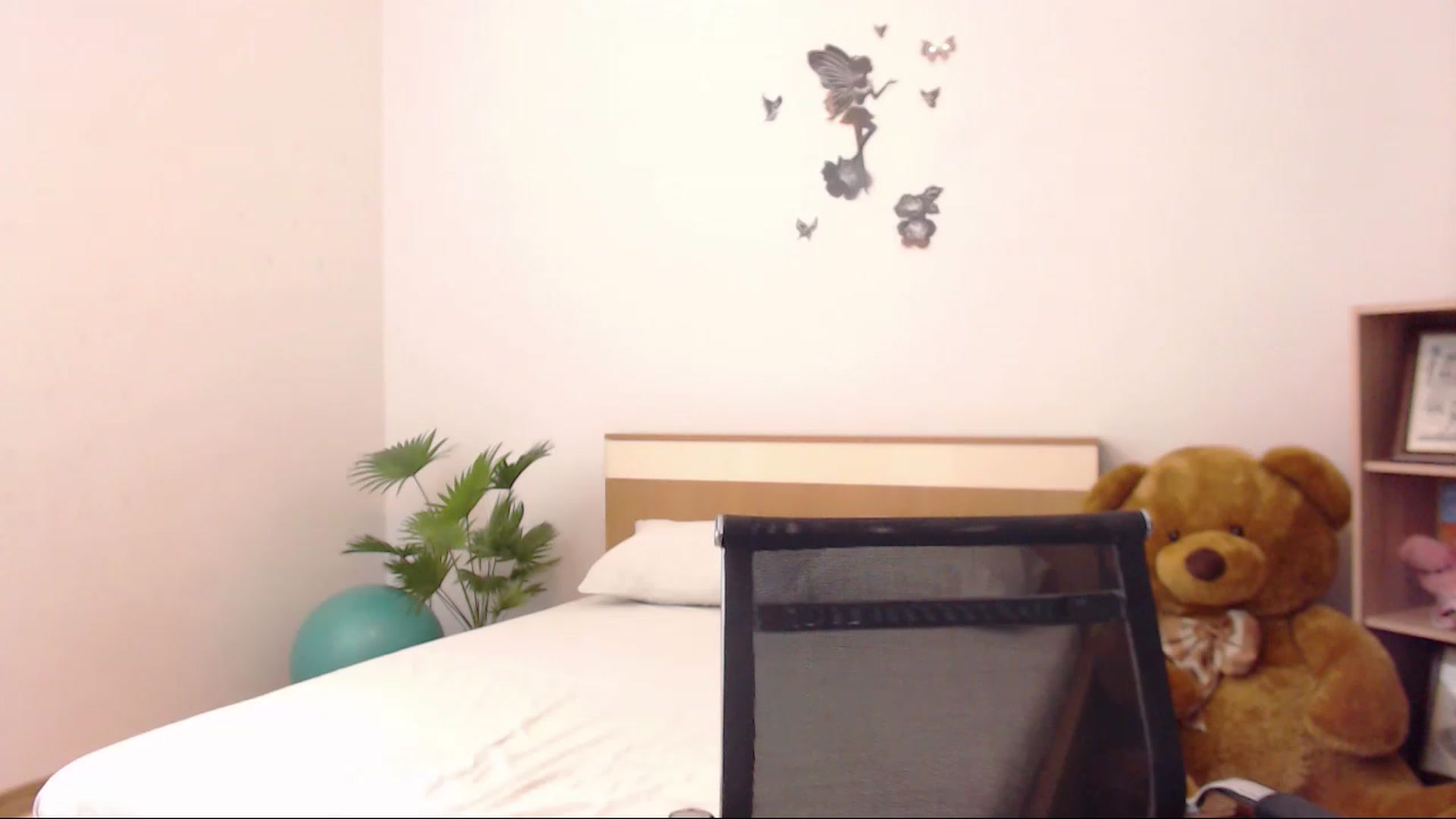 Gallery image thumbnail from THE_Lory's myfreecams stream on, 11/19/2022, 02:50 image 2 of 20