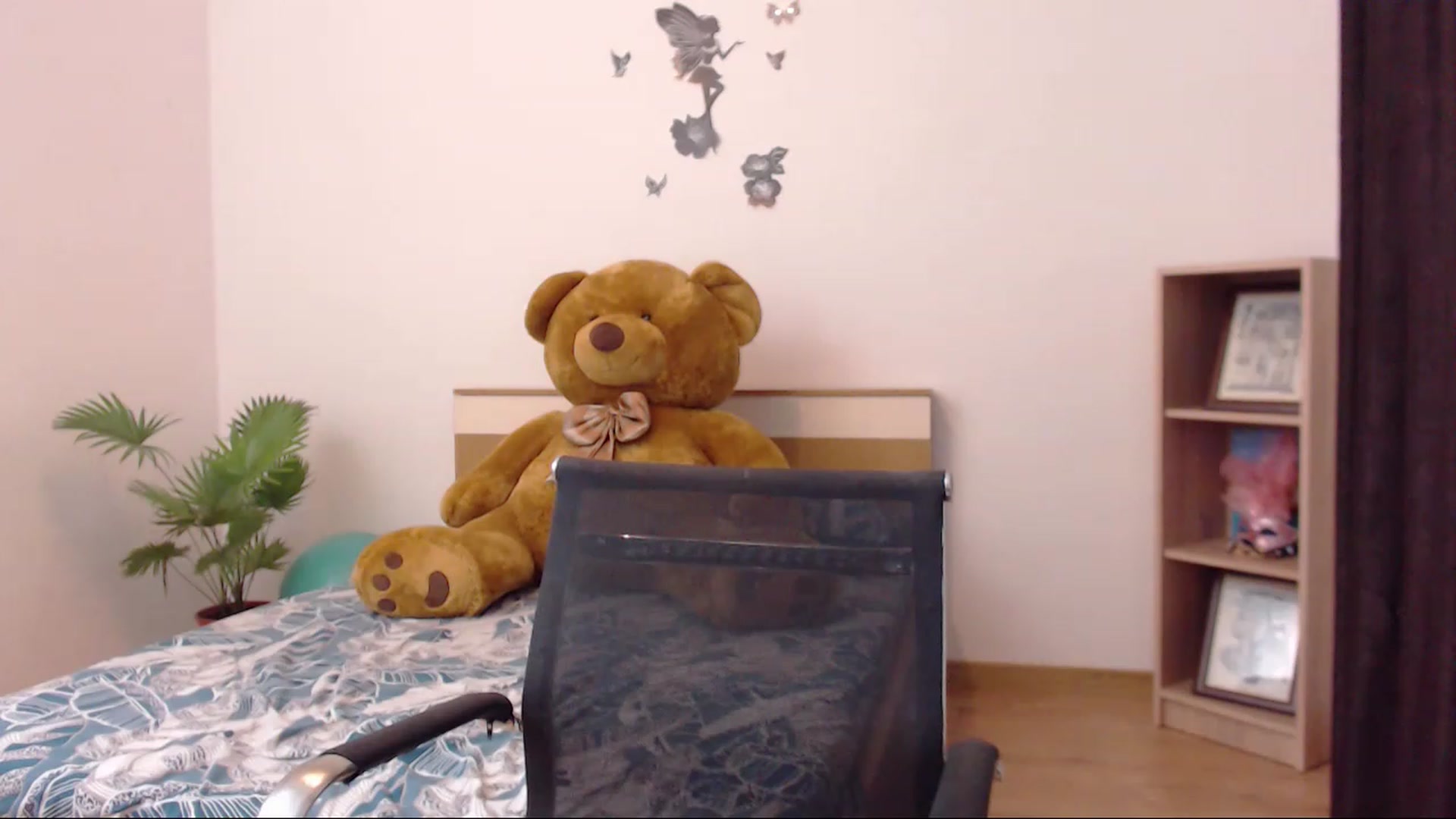 Gallery image thumbnail from THE_Lory's myfreecams stream on, 11/20/2022, 23:22 image 13 of 20