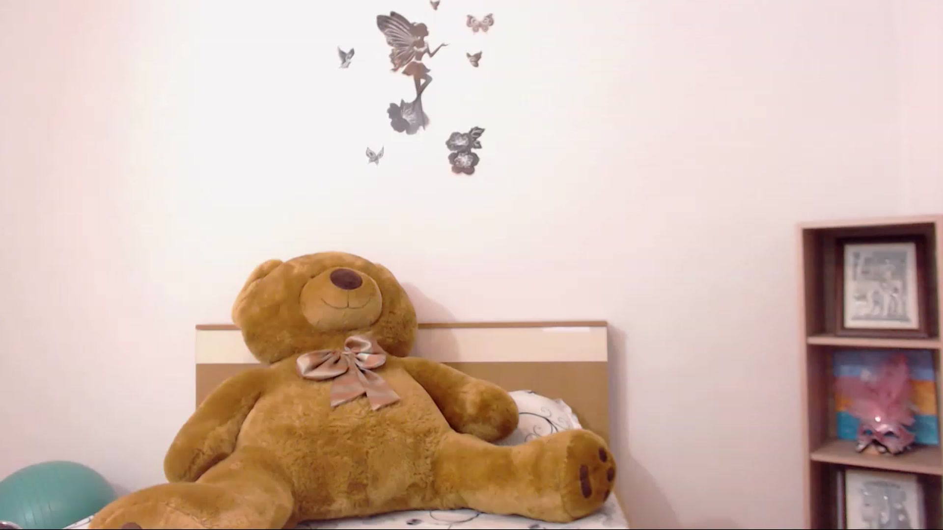 Gallery image thumbnail from THE_Lory's myfreecams stream on, 12/03/2022, 02:00 image 13 of 20