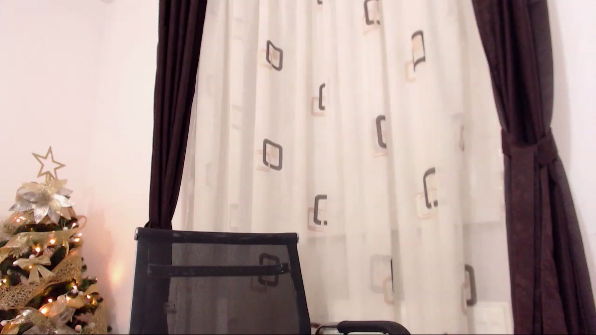 Gallery image thumbnail from THE_Lory's myfreecams stream on, 12/13/2022, 02:33 image 9 of 20