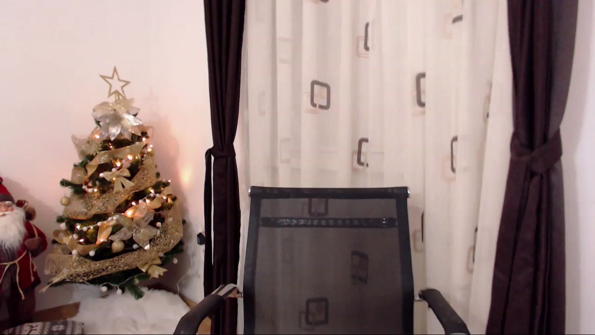 Gallery image thumbnail from THE_Lory's myfreecams stream on, 12/21/2022, 24:02 image 4 of 20