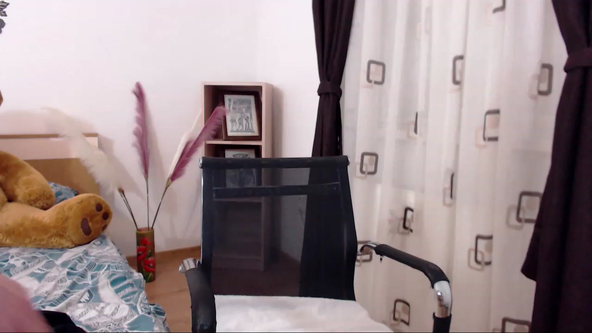 Gallery image thumbnail from THE_Lory's myfreecams stream on, 01/16/2023, 02:31 image 7 of 20