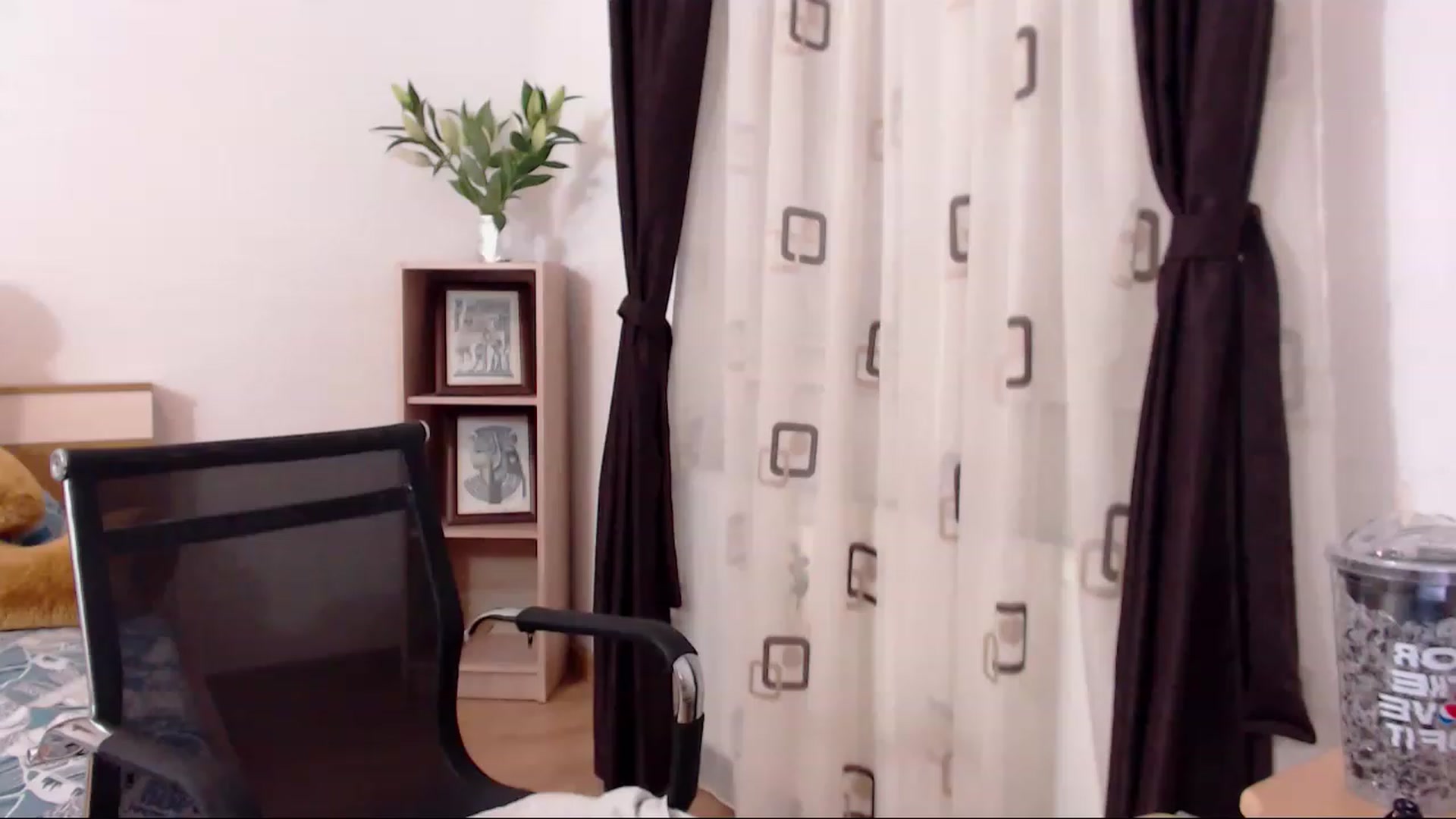 Gallery image thumbnail from THE_Lory's myfreecams stream on, 01/28/2023, 24:34 image 11 of 20