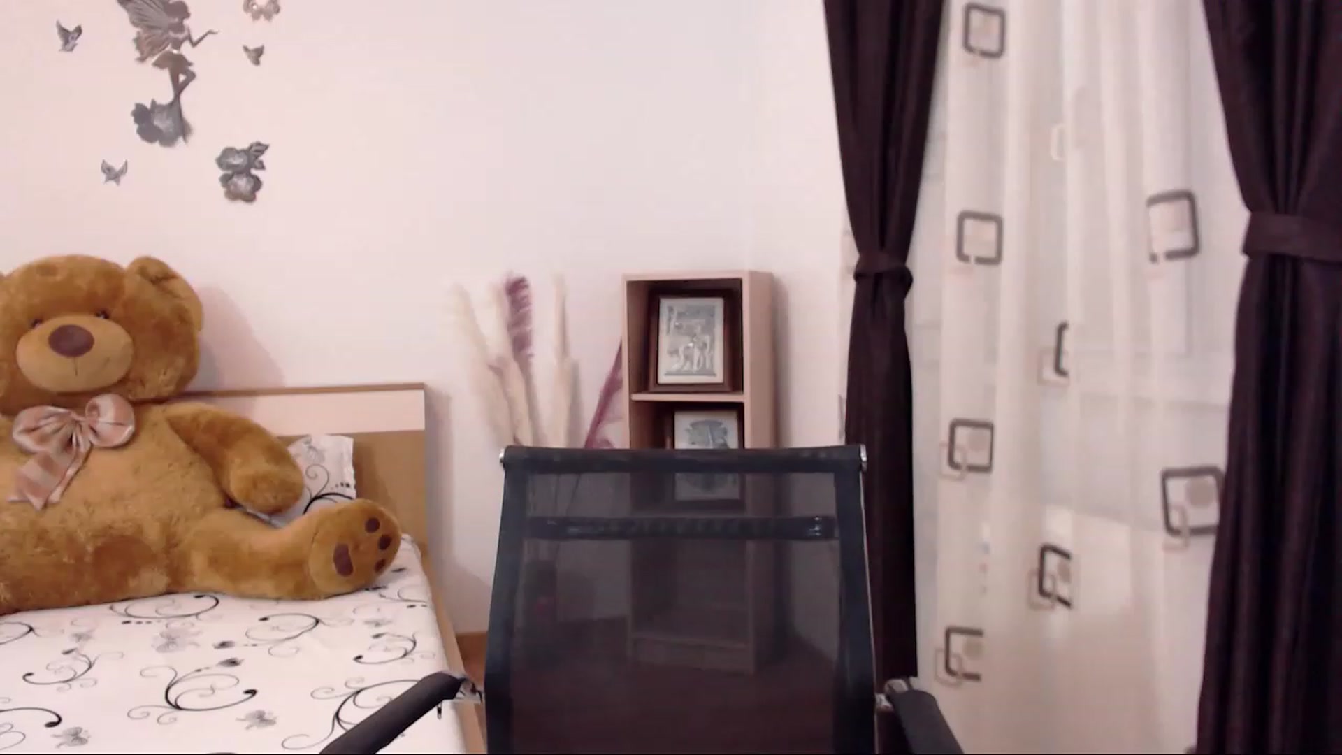 Gallery image thumbnail from THE_Lory's myfreecams stream on, 02/11/2023, 23:37 image 6 of 20