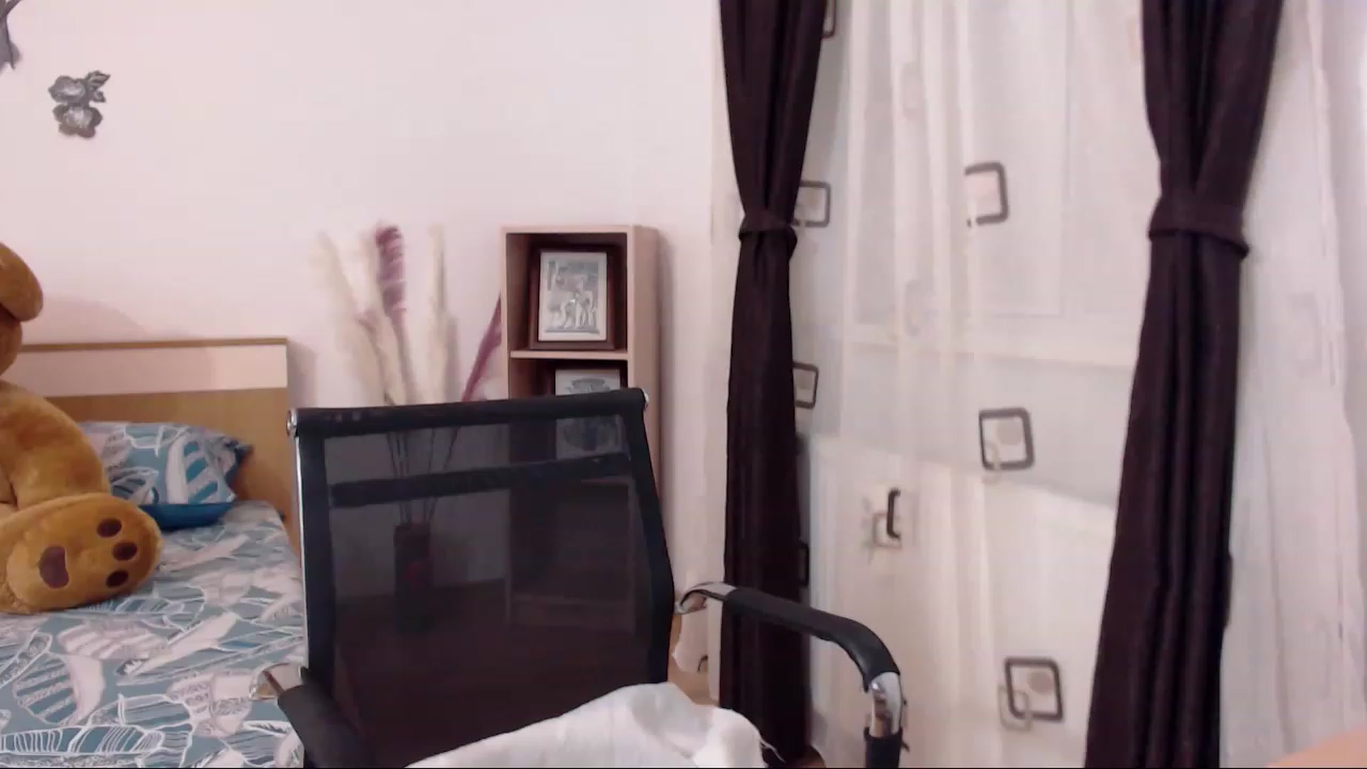 Gallery image thumbnail from THE_Lory's myfreecams stream on, 02/12/2023, 22:58 image 1 of 20
