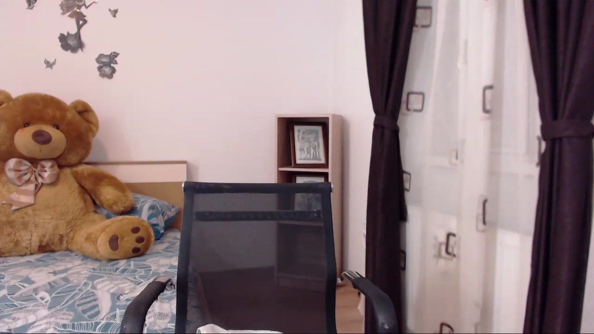 Gallery image thumbnail from THE_Lory's myfreecams stream on, 02/28/2023, 02:25 image 15 of 20