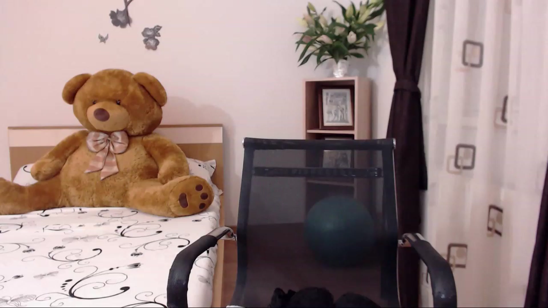 Gallery image thumbnail from THE_Lory's myfreecams stream on, 03/07/2023, 01:38 image 11 of 20