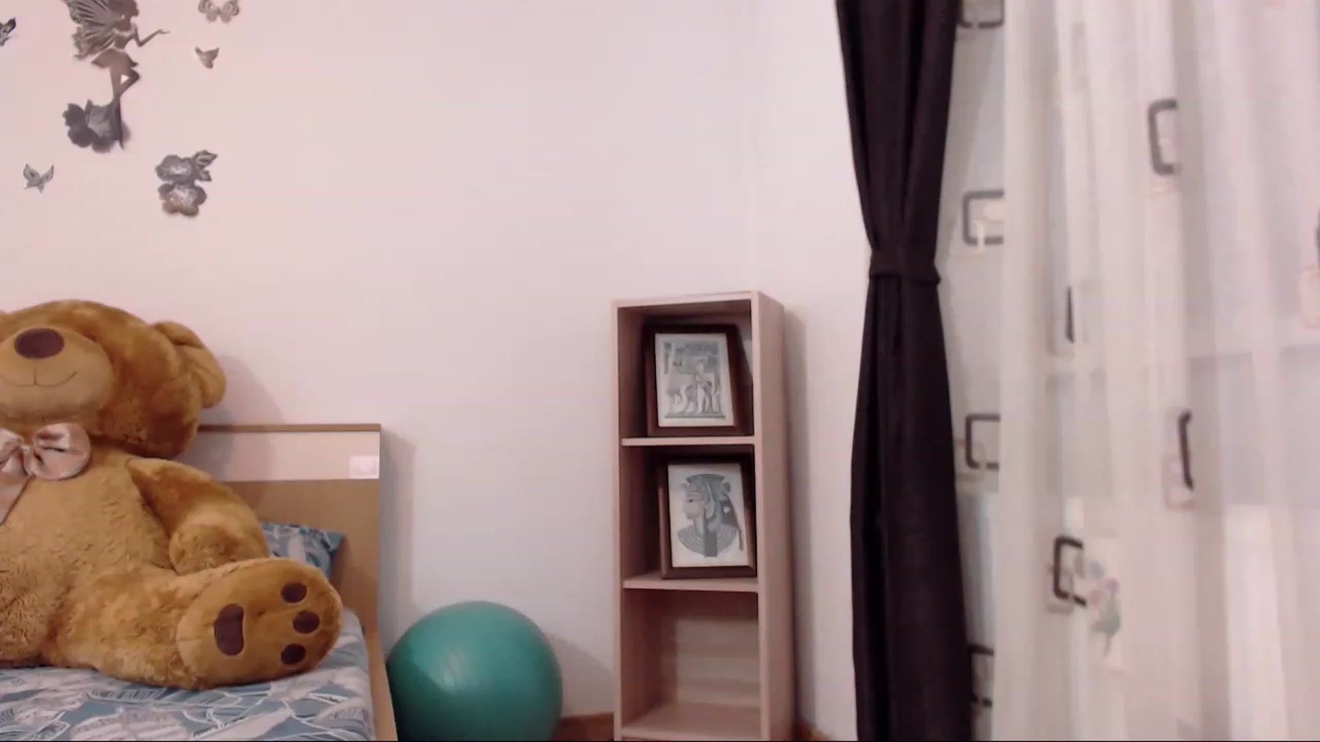 Gallery image thumbnail from THE_Lory's myfreecams stream on, 03/14/2023, 23:36 image 8 of 20