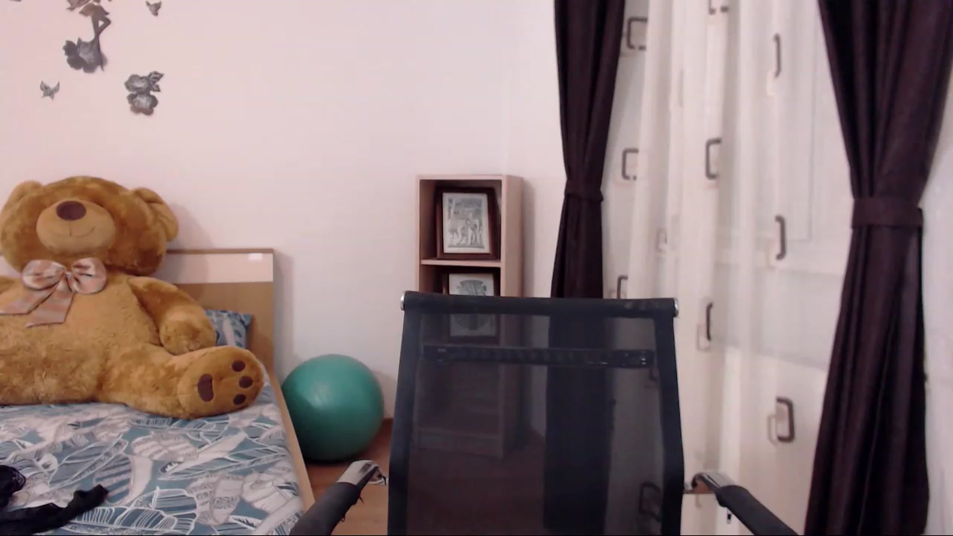 Gallery image thumbnail from THE_Lory's myfreecams stream on, 03/15/2023, 01:50 image 17 of 20