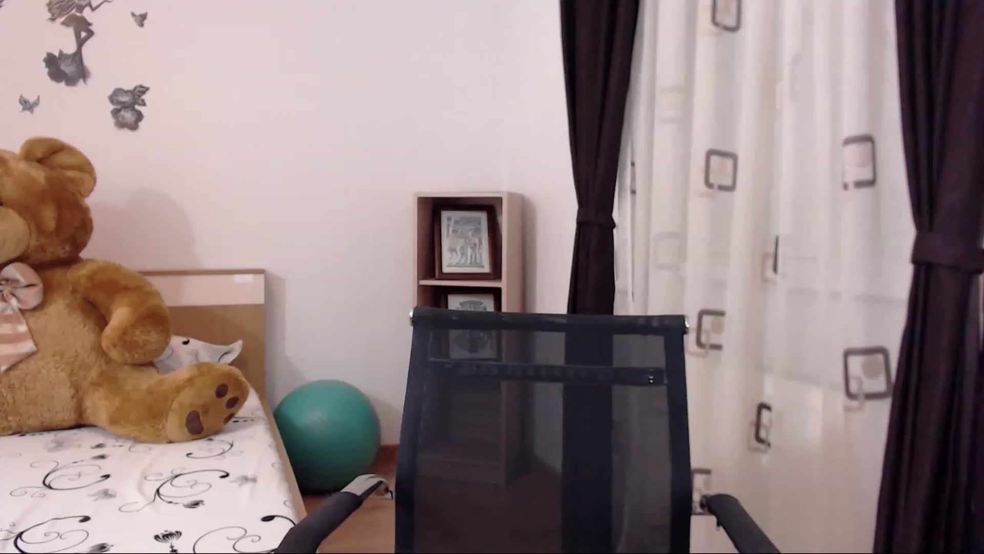 Gallery image thumbnail from THE_Lory's myfreecams stream on, 03/17/2023, 24:42 image 16 of 20