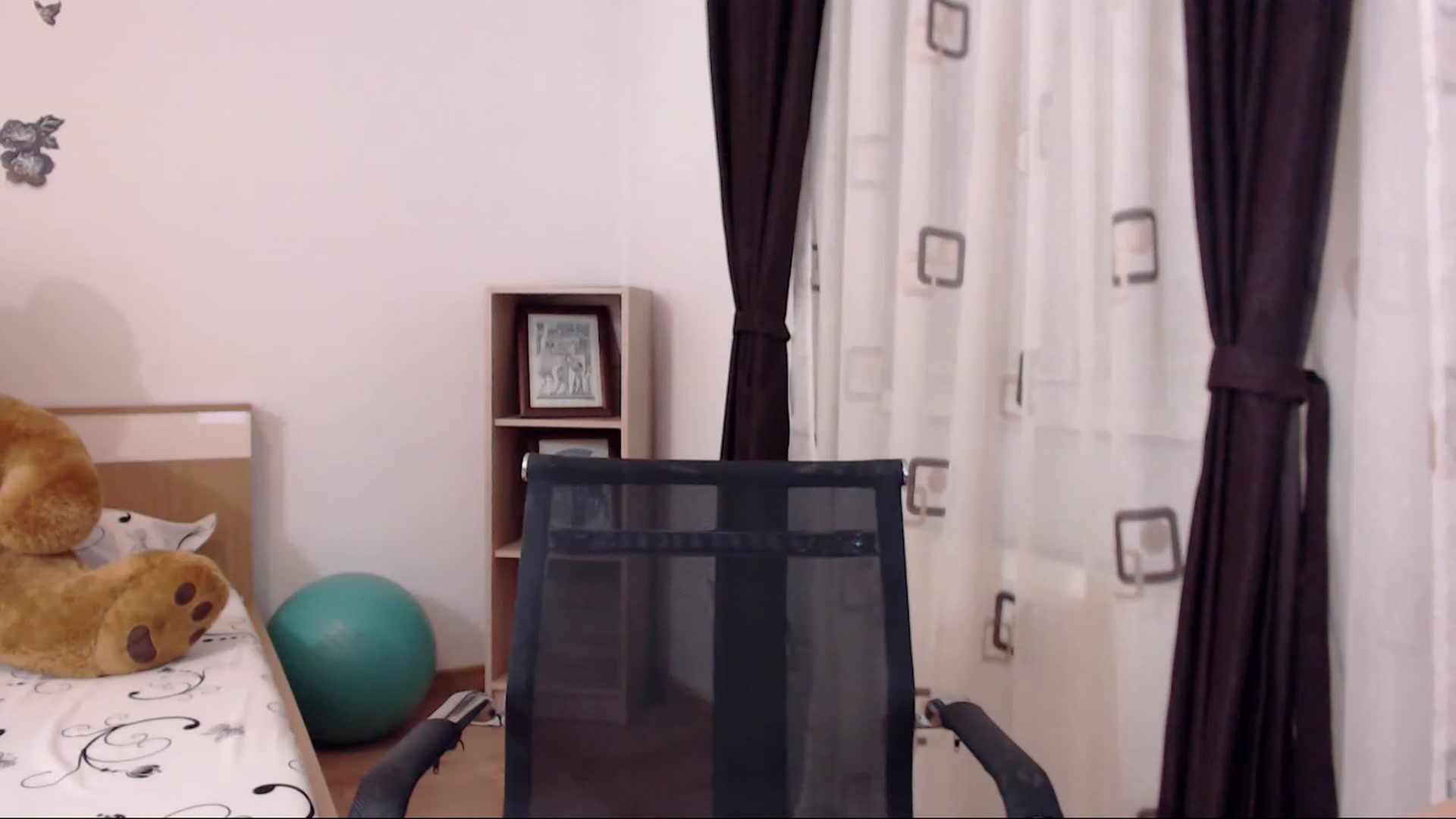 Gallery image thumbnail from THE_Lory's myfreecams stream on, 03/17/2023, 24:42 image 3 of 20