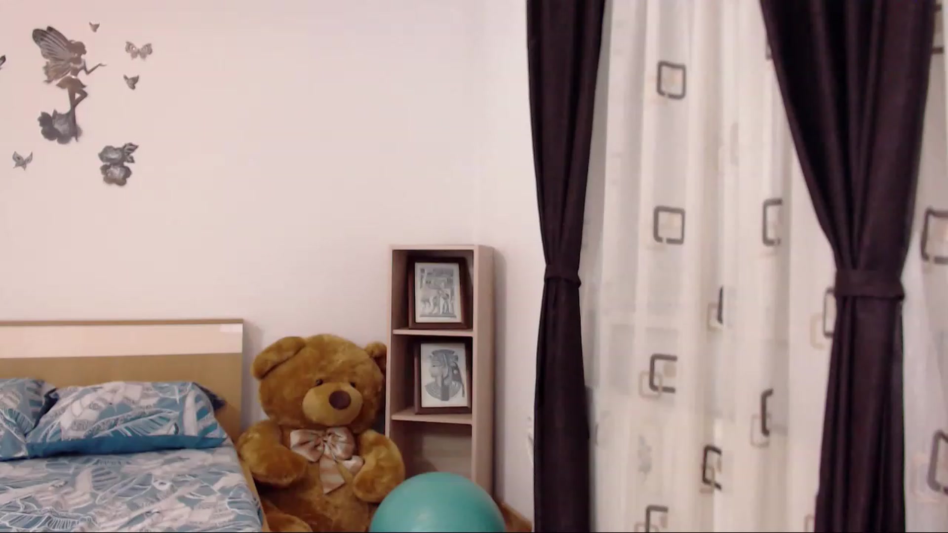 Gallery image thumbnail from THE_Lory's myfreecams stream on, 03/20/2023, 24:42 image 12 of 20