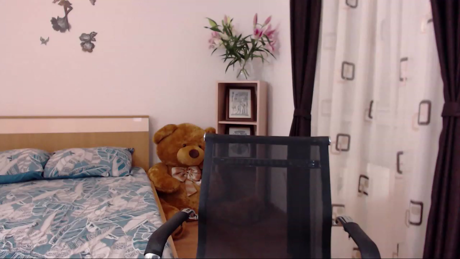 Gallery image thumbnail from THE_Lory's myfreecams stream on, 03/24/2023, 24:16 image 3 of 20