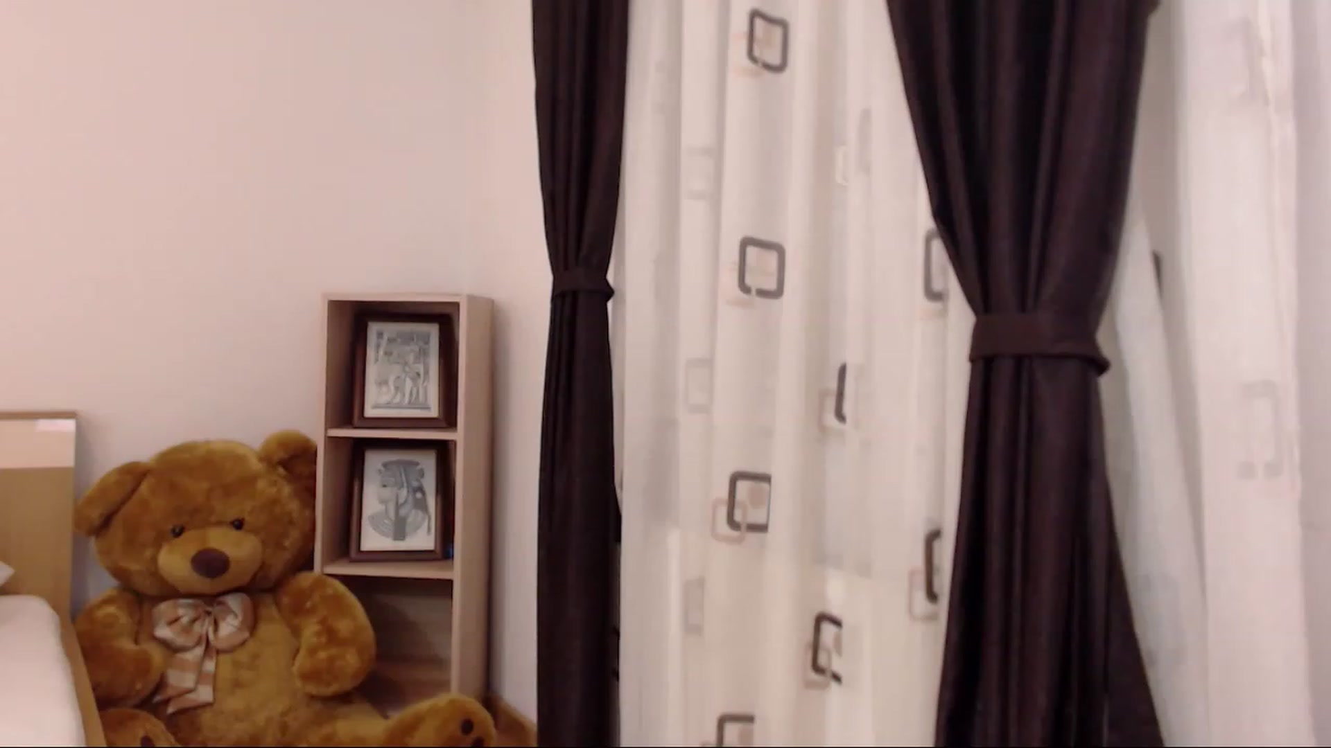 Gallery image thumbnail from THE_Lory's myfreecams stream on, 04/02/2023, 23:21 image 16 of 20