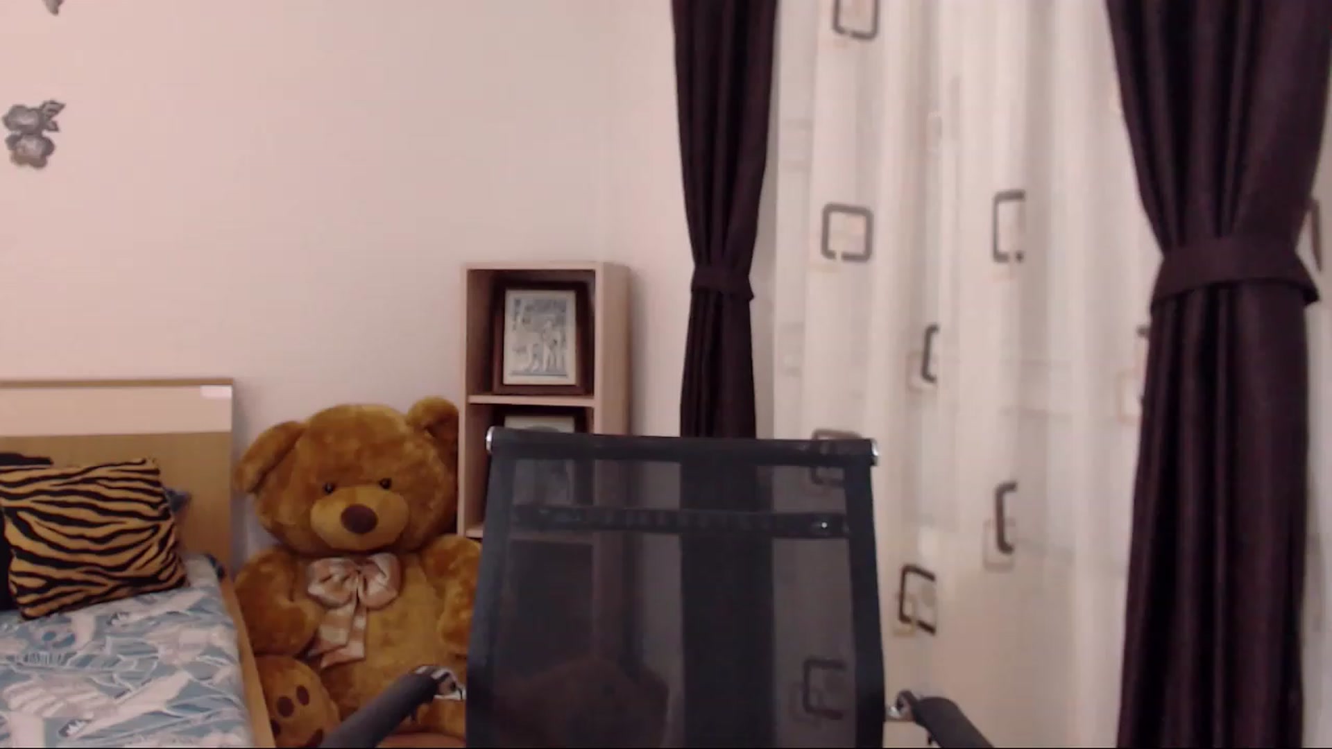Gallery image thumbnail from THE_Lory's myfreecams stream on, 04/05/2023, 23:35 image 1 of 20
