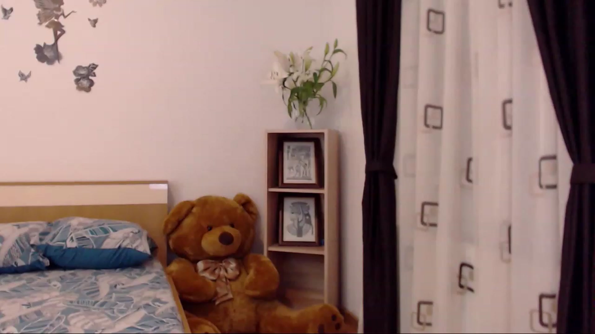 Gallery image thumbnail from THE_Lory's myfreecams stream on, 04/16/2023, 02:06 image 4 of 20