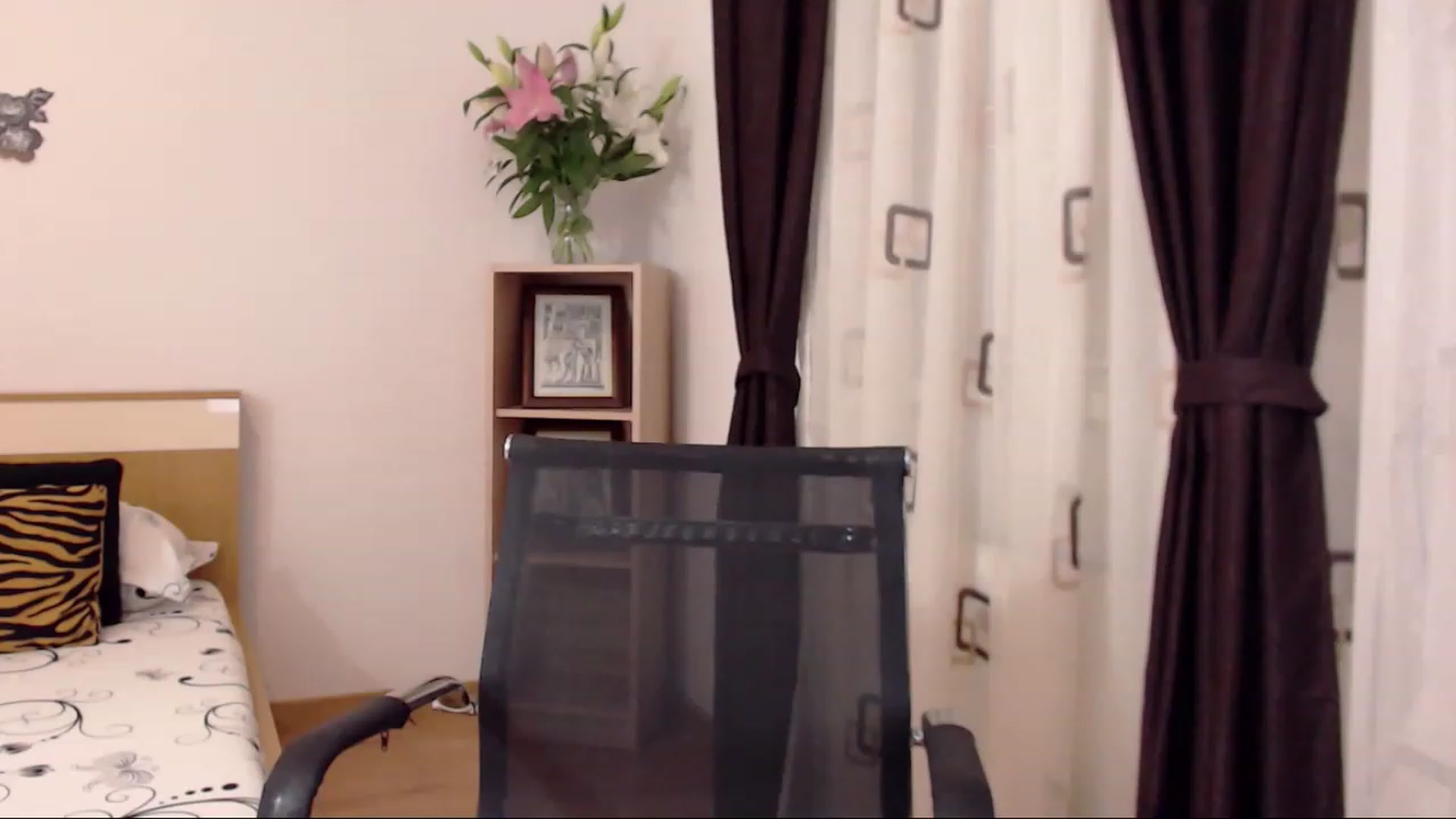 Gallery image thumbnail from THE_Lory's myfreecams stream on, 04/26/2023, 24:01 image 11 of 20