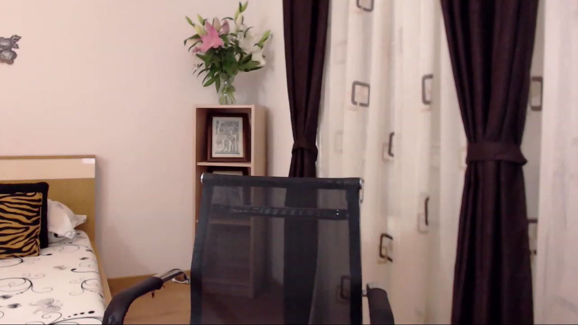 Gallery image thumbnail from THE_Lory's myfreecams stream on, 04/26/2023, 24:01 image 10 of 20