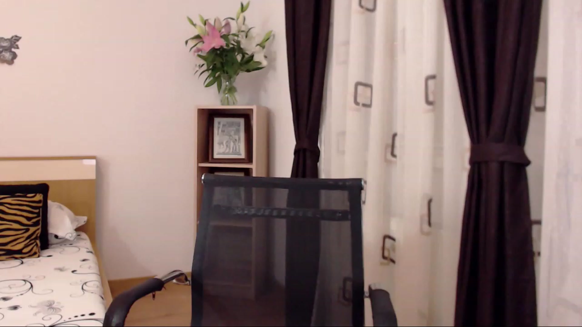 Gallery image thumbnail from THE_Lory's myfreecams stream on, 04/26/2023, 24:01 image 12 of 20