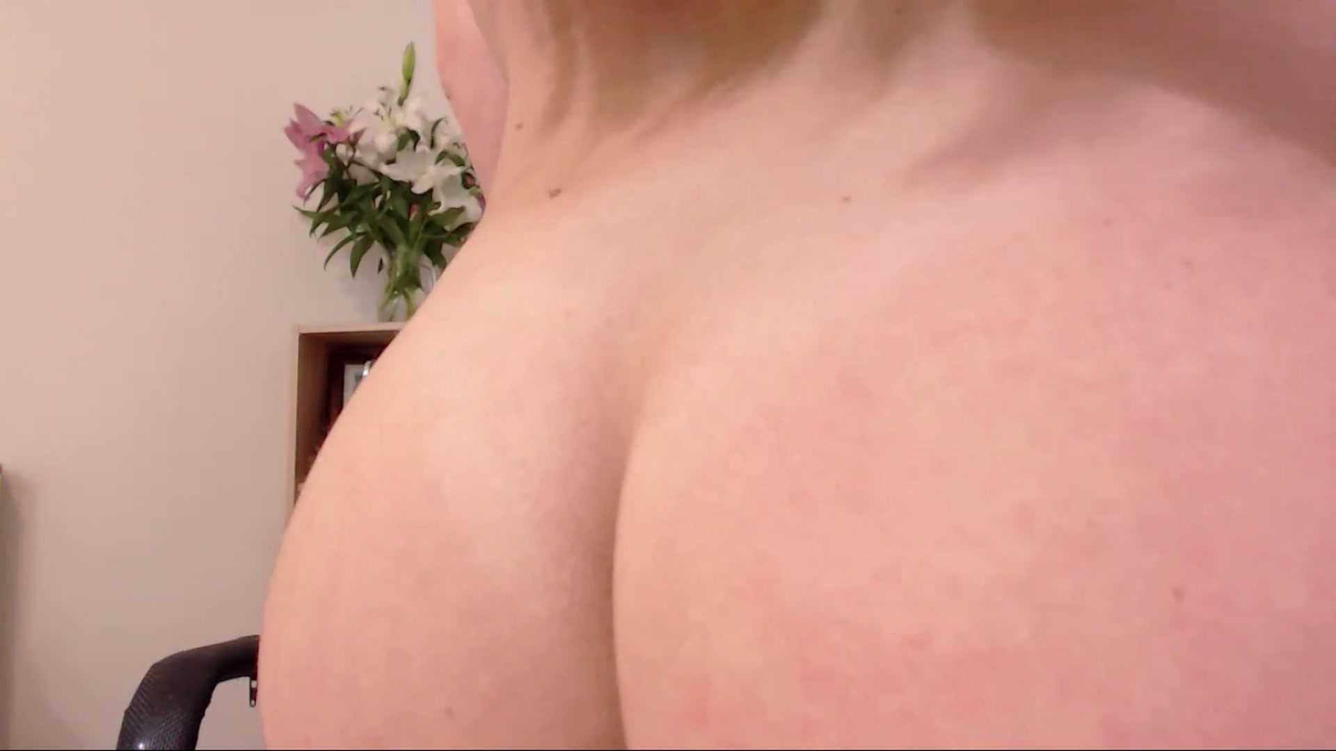 Gallery image thumbnail from THE_Lory's myfreecams stream on, 04/28/2023, 24:27 image 17 of 20