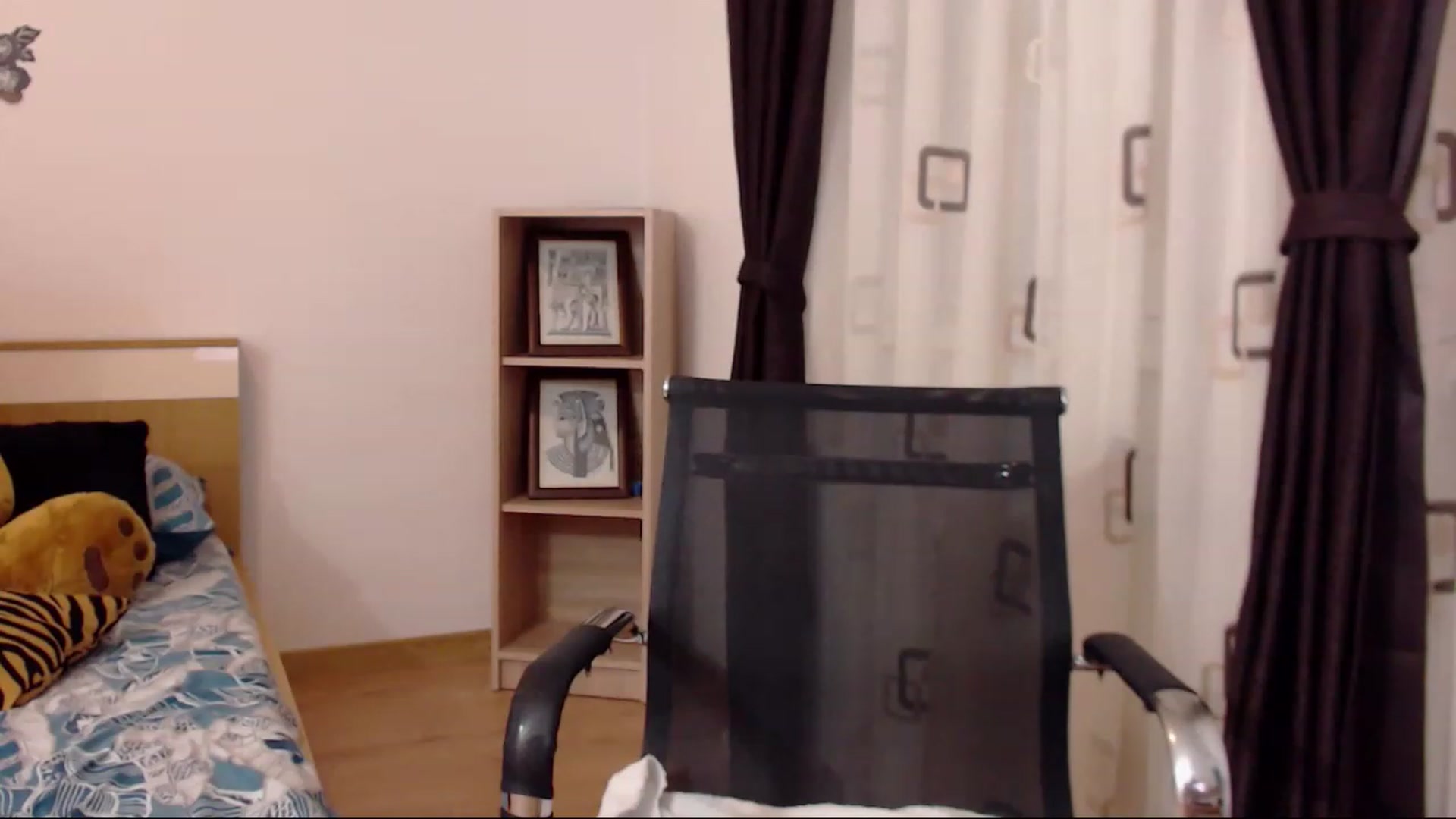 Gallery image thumbnail from THE_Lory's myfreecams stream on, 05/02/2023, 01:18 image 14 of 20