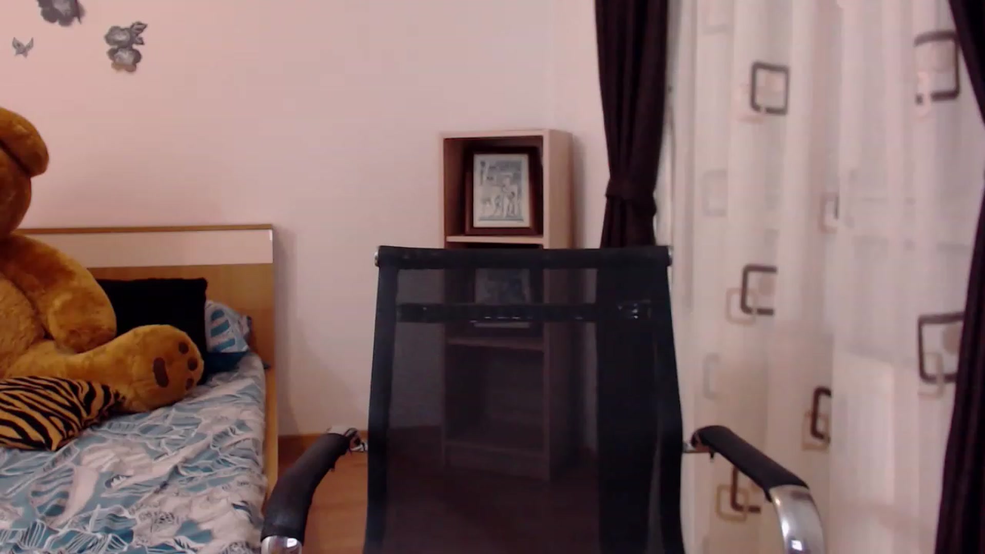 Gallery image thumbnail from THE_Lory's myfreecams stream on, 05/03/2023, 24:02 image 10 of 20