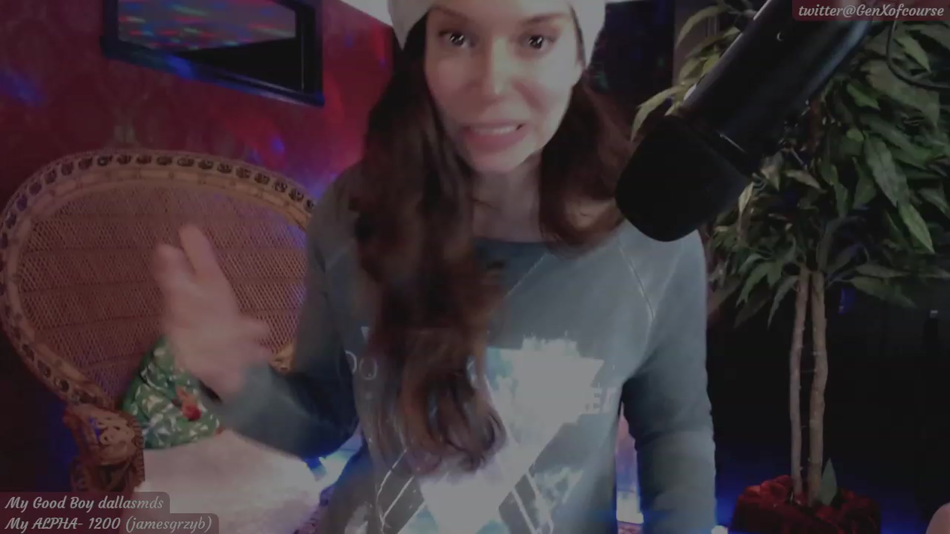 Gallery image thumbnail from THE_RED_ROOM's myfreecams stream on, 11/18/2022, 01:33 image 16 of 20