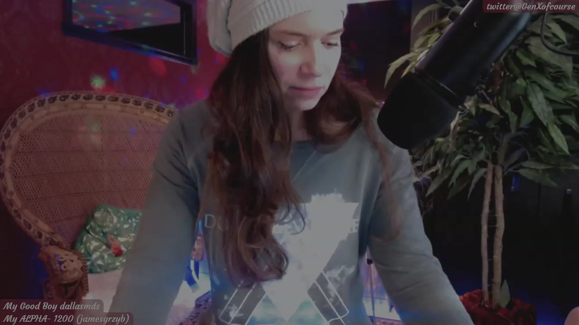 Gallery image thumbnail from THE_RED_ROOM's myfreecams stream on, 11/18/2022, 01:33 image 18 of 20