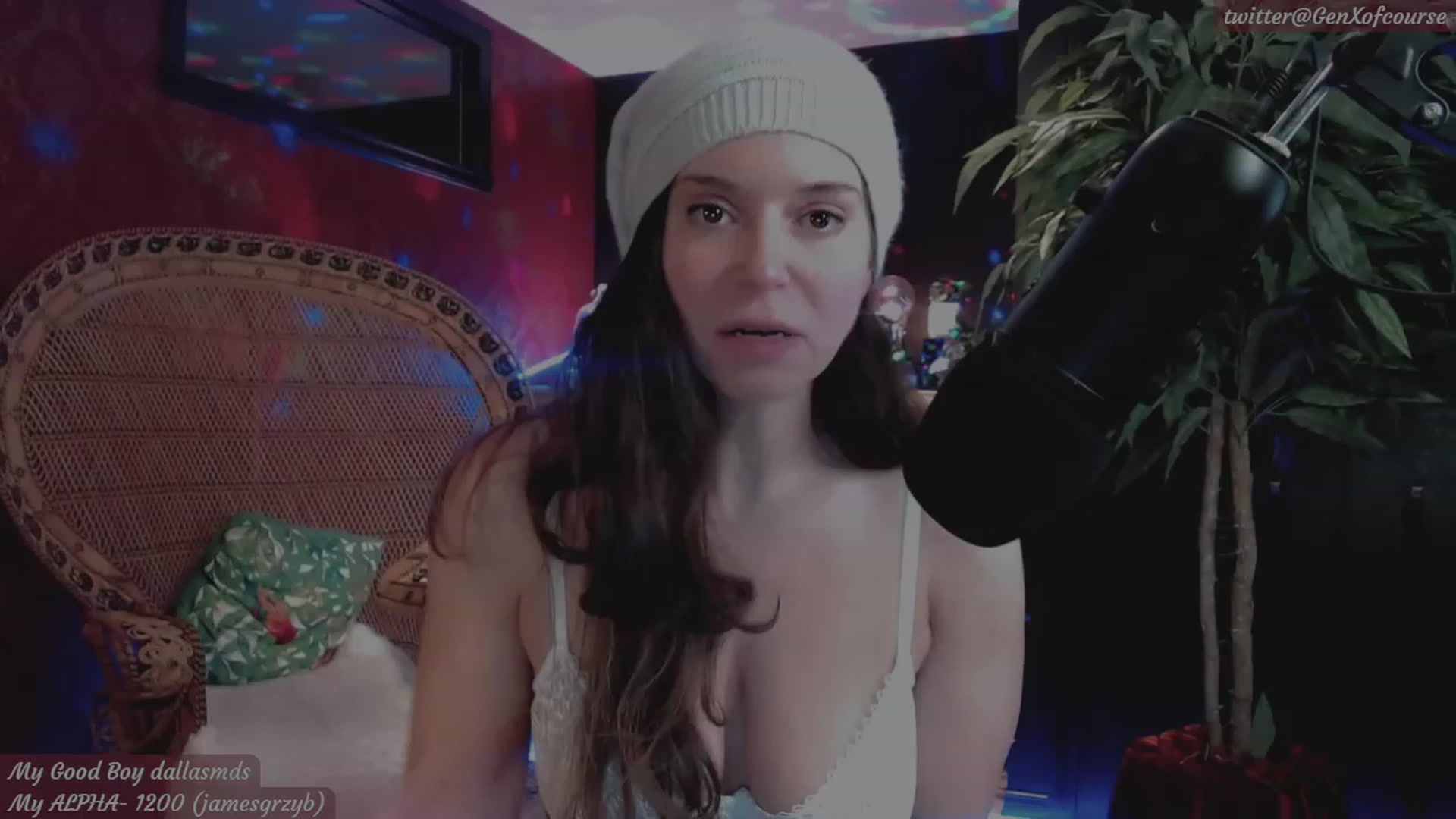 Gallery image thumbnail from THE_RED_ROOM's myfreecams stream on, 11/18/2022, 01:33 image 5 of 20