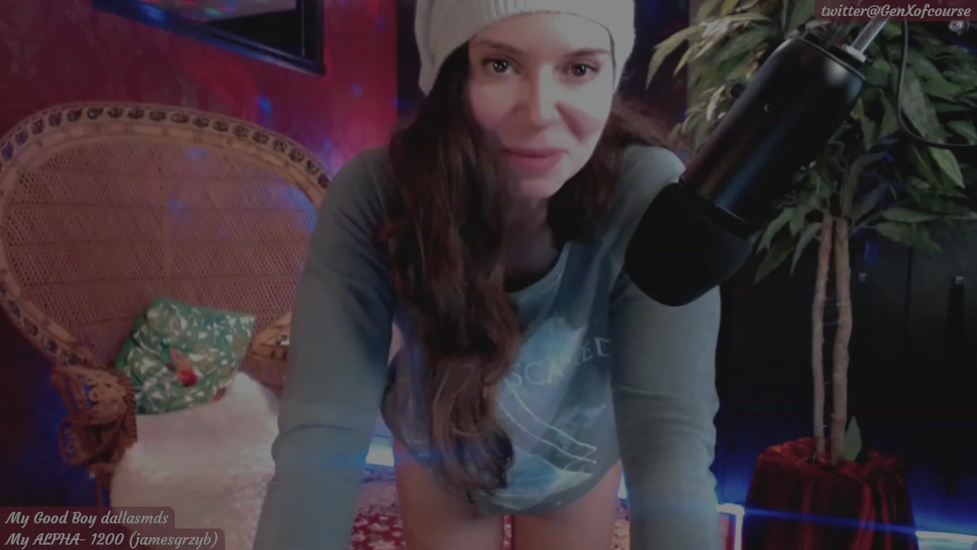 Gallery image thumbnail from THE_RED_ROOM's myfreecams stream on, 11/18/2022, 01:33 image 14 of 20