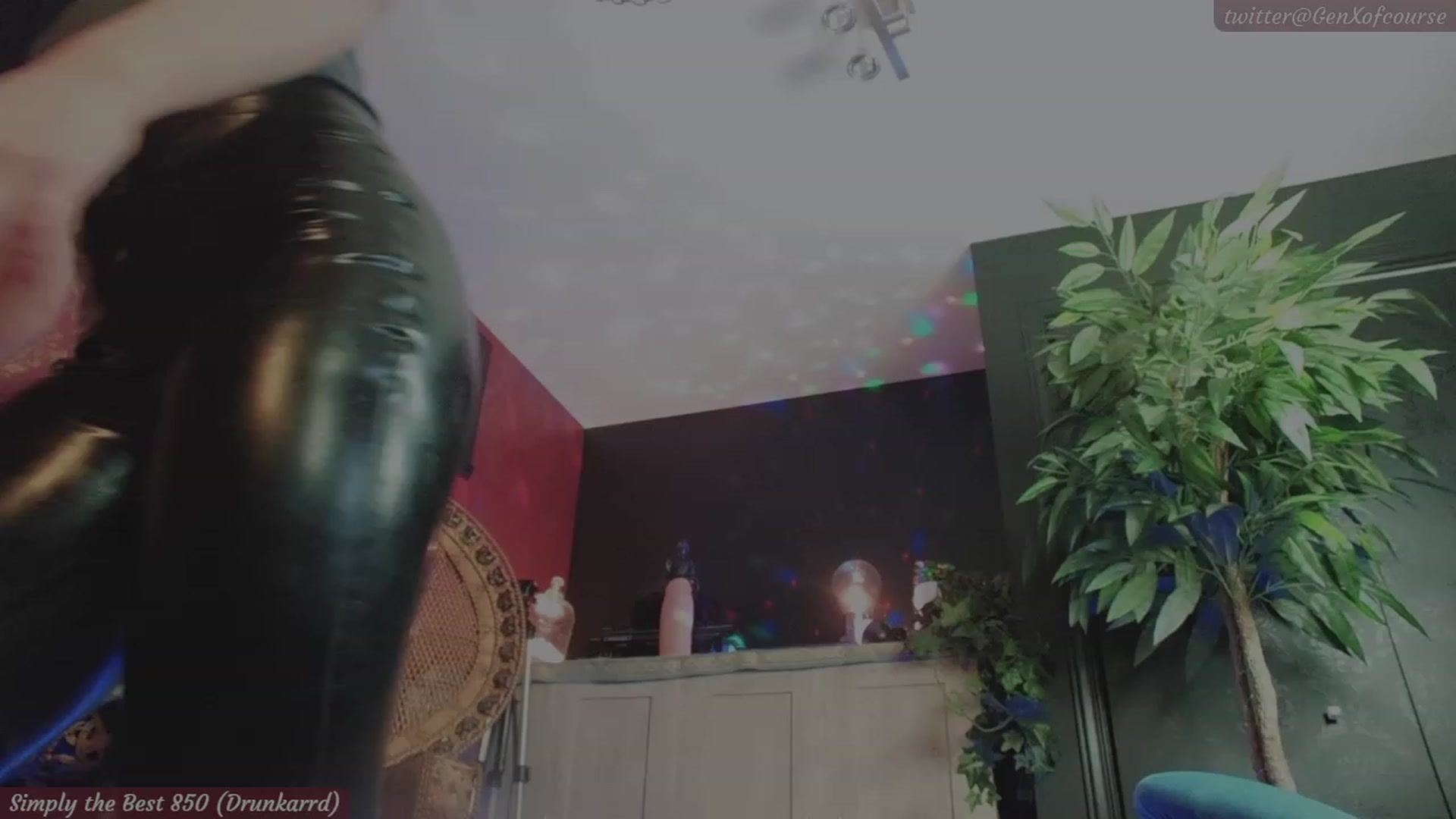 Gallery image thumbnail from THE_RED_ROOM's myfreecams stream on, 12/11/2022, 20:08 image 3 of 20