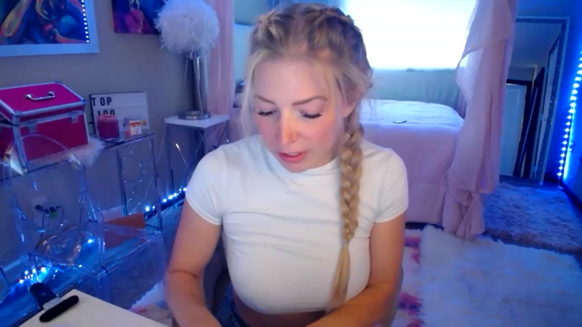 Gallery image thumbnail from TIFFSWORLD's myfreecams stream on, 06/20/2023, 16:16 image 2 of 20