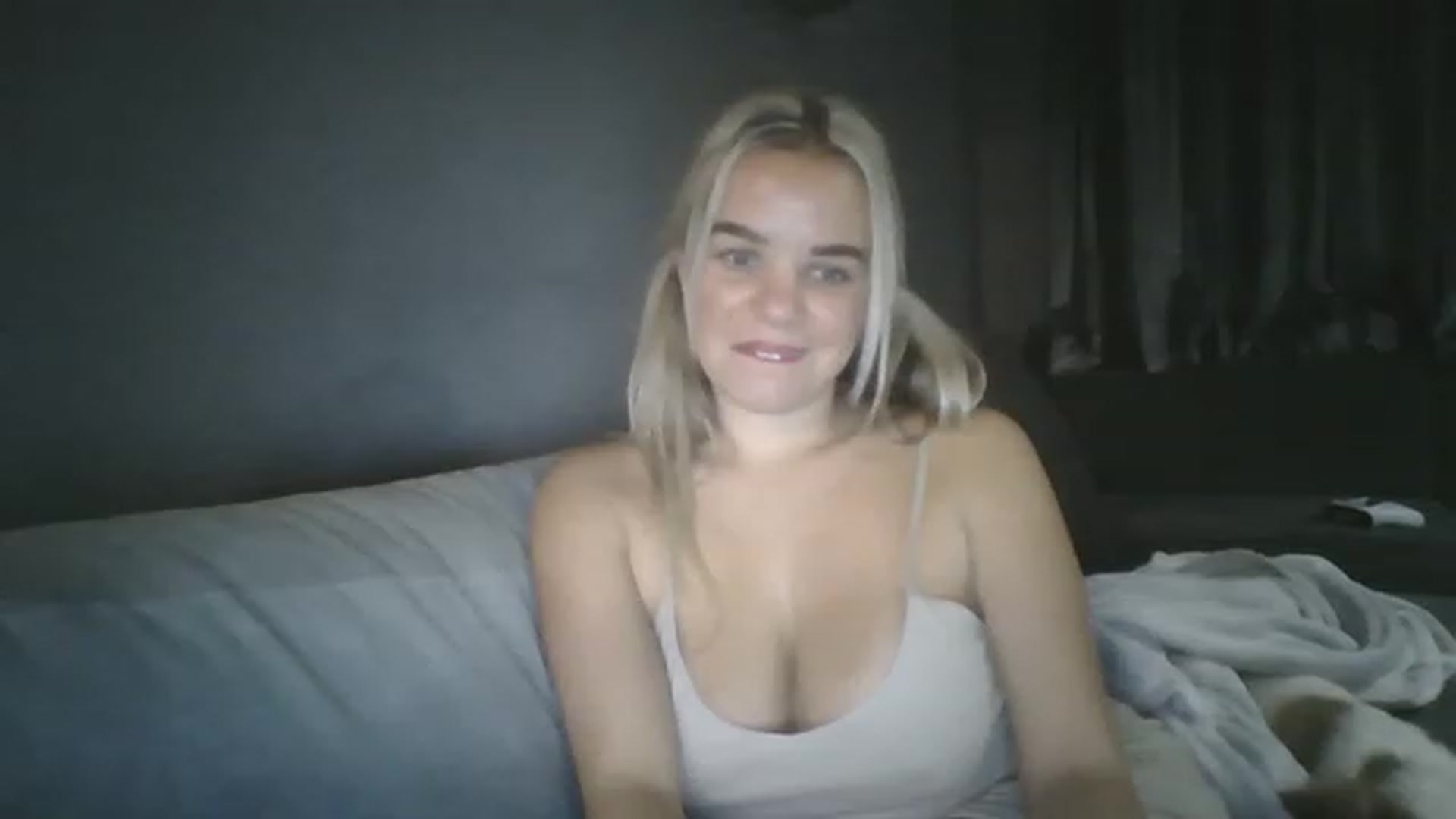 Gallery image thumbnail from TILLY2021's myfreecams stream on, 12/30/2022, 22:58 image 14 of 20