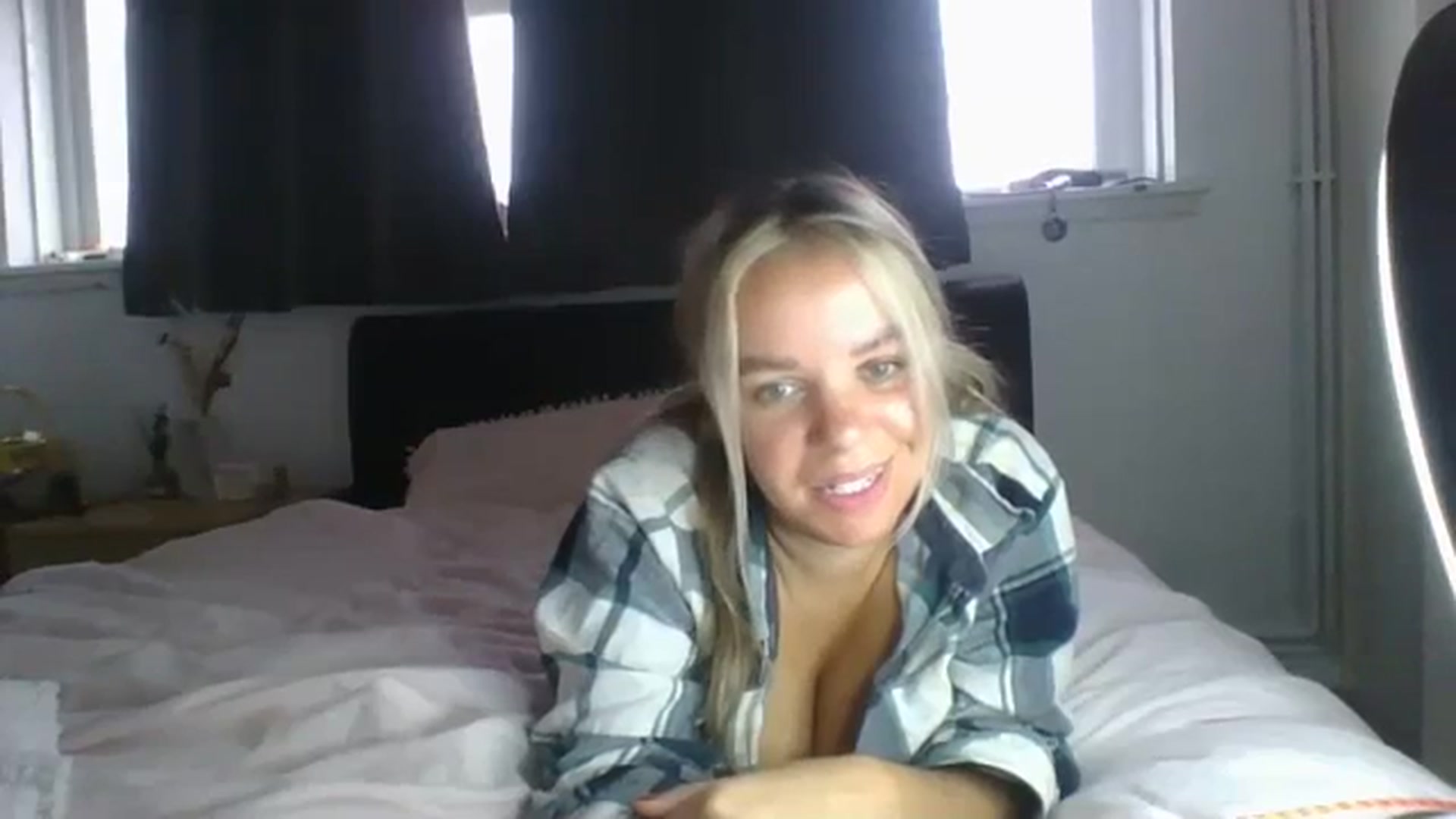 Gallery image thumbnail from TILLY2021's myfreecams stream on, 11/16/2023, 15:18 image 12 of 20