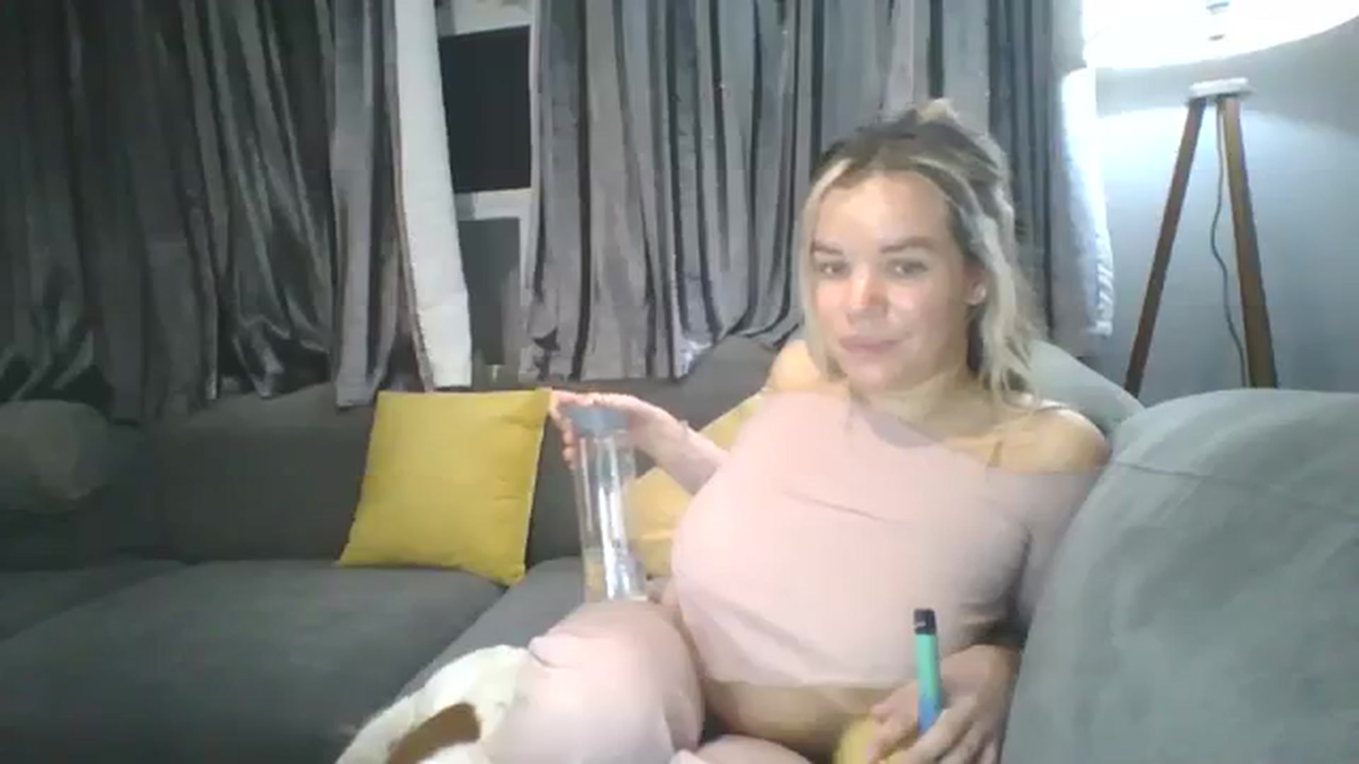 Gallery image thumbnail from TILLY2021's myfreecams stream on, 03/15/2024, 19:11 image 11 of 20