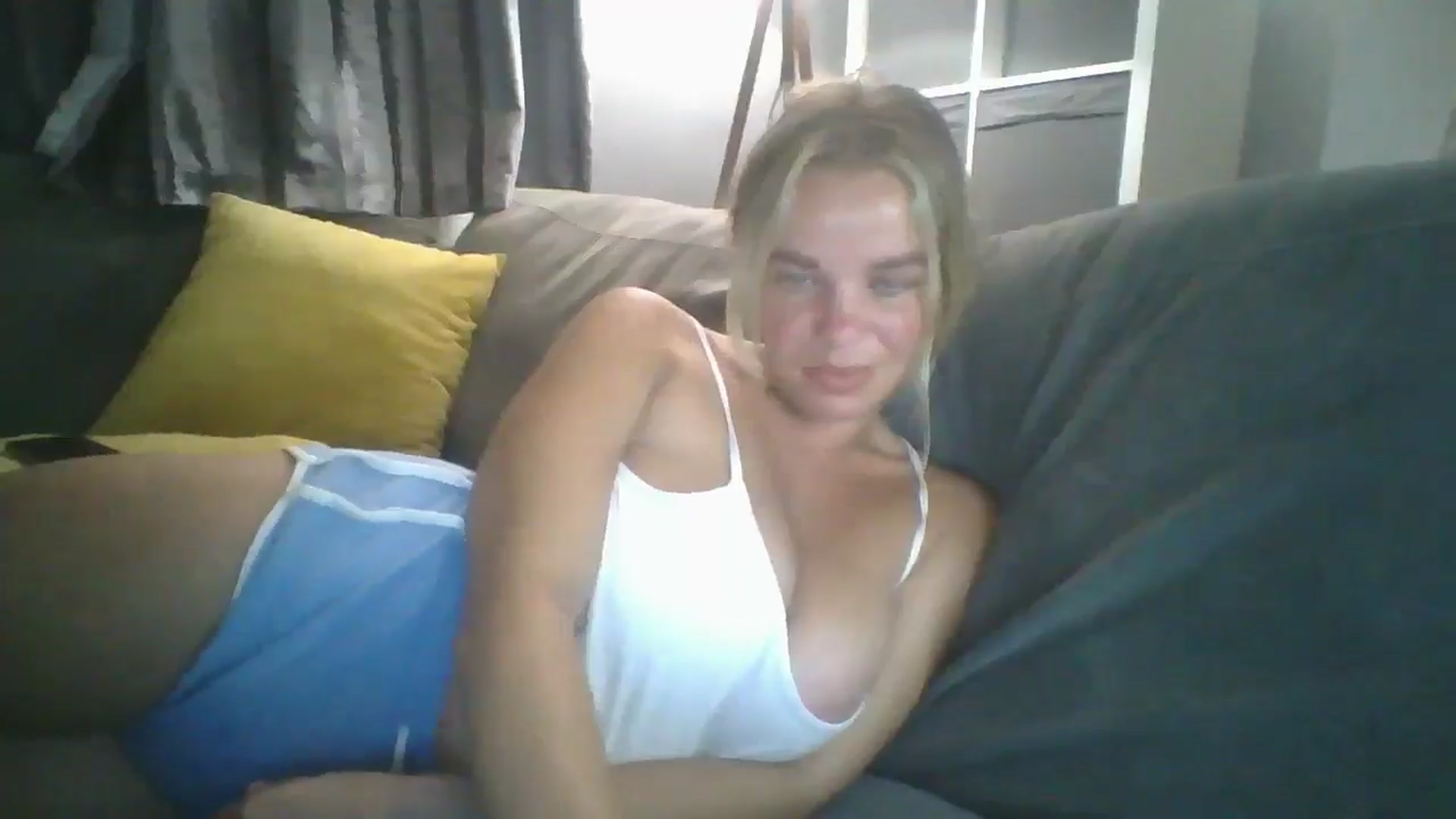 Gallery image thumbnail from TILLY2021's myfreecams stream on, 07/18/2024, 21:40 image 19 of 20