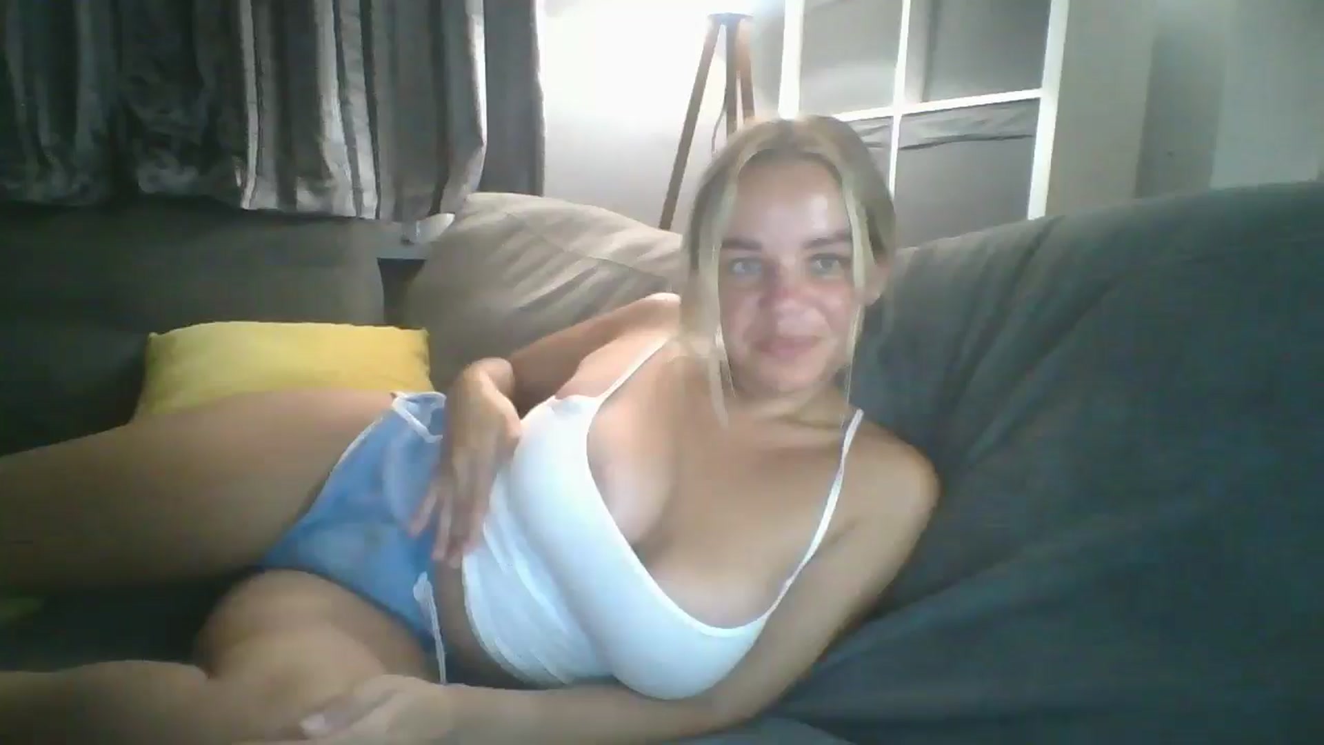 Gallery image thumbnail from TILLY2021's myfreecams stream on, 07/18/2024, 22:50 image 14 of 20